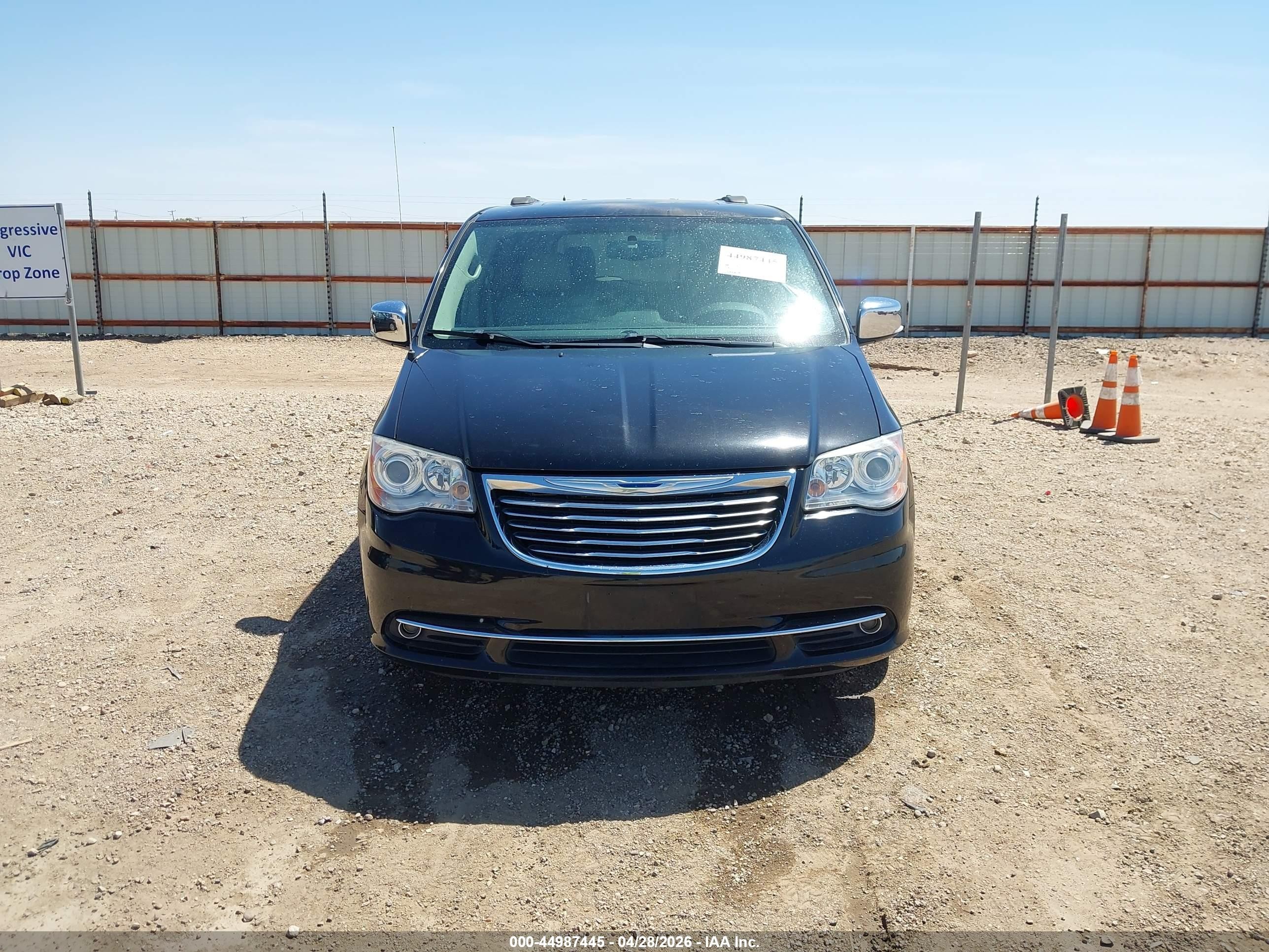 2015 Chrysler Town & Country Limited Platinum Black vin: 2C4RC1GG9FR731399
