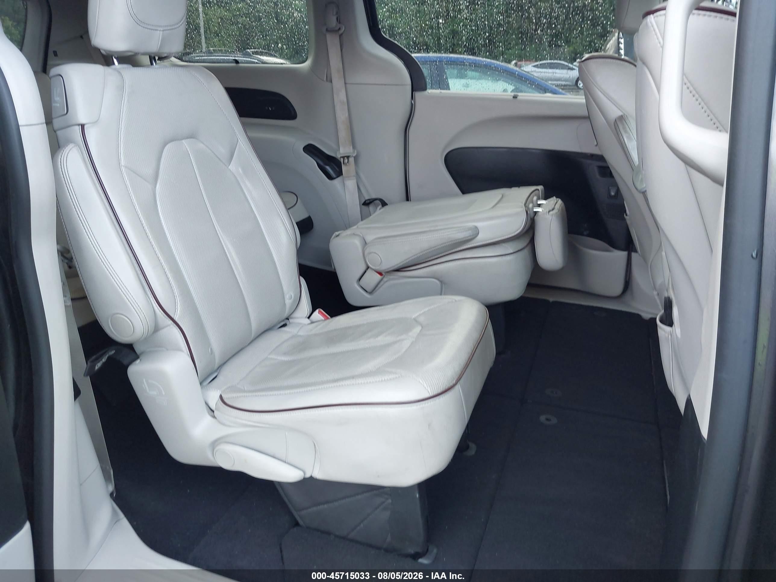 2019 Chrysler Pacifica Limited Gray vin: 2C4RC1GG9KR597651