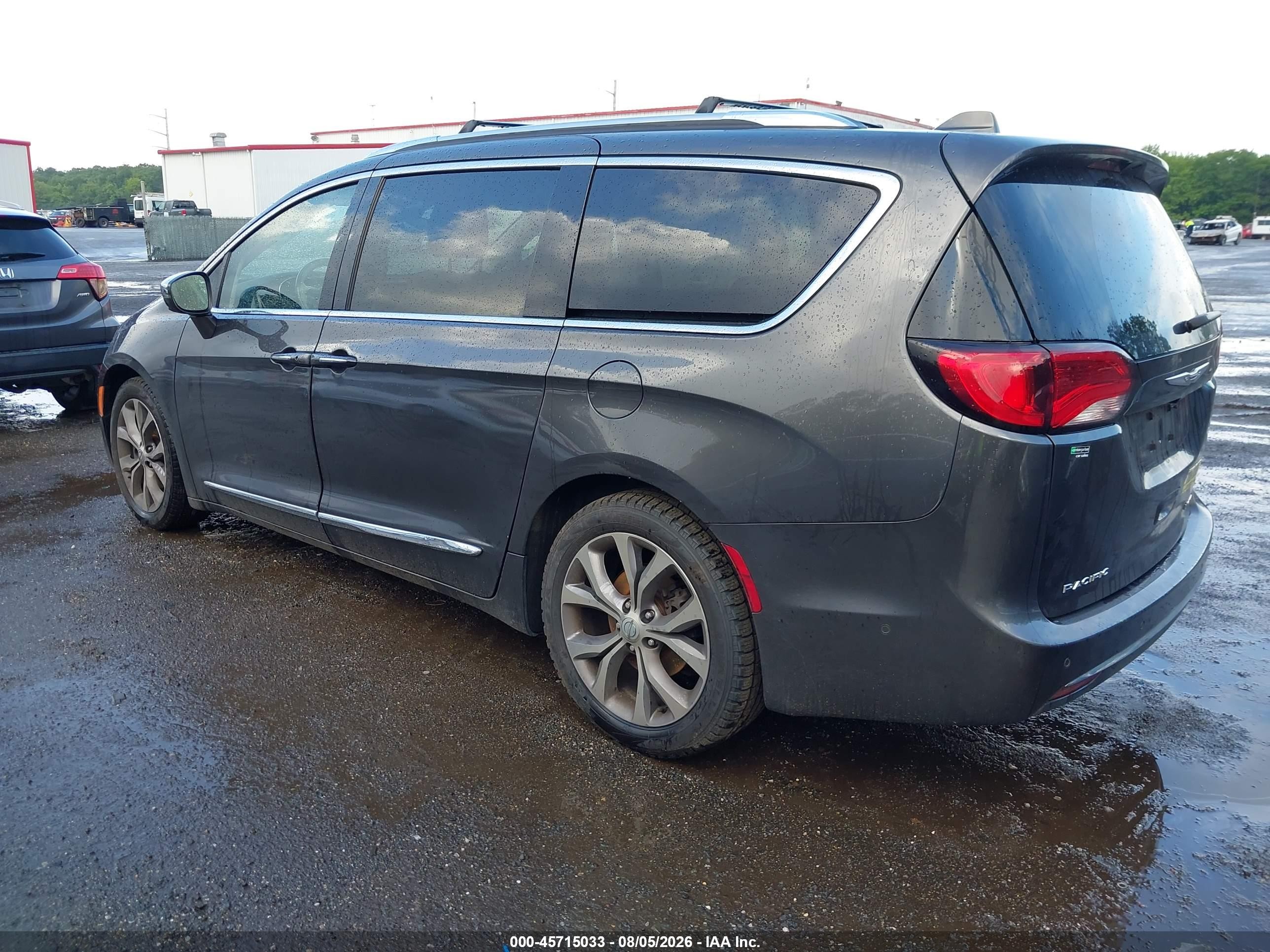 2019 Chrysler Pacifica Limited Gray vin: 2C4RC1GG9KR597651
