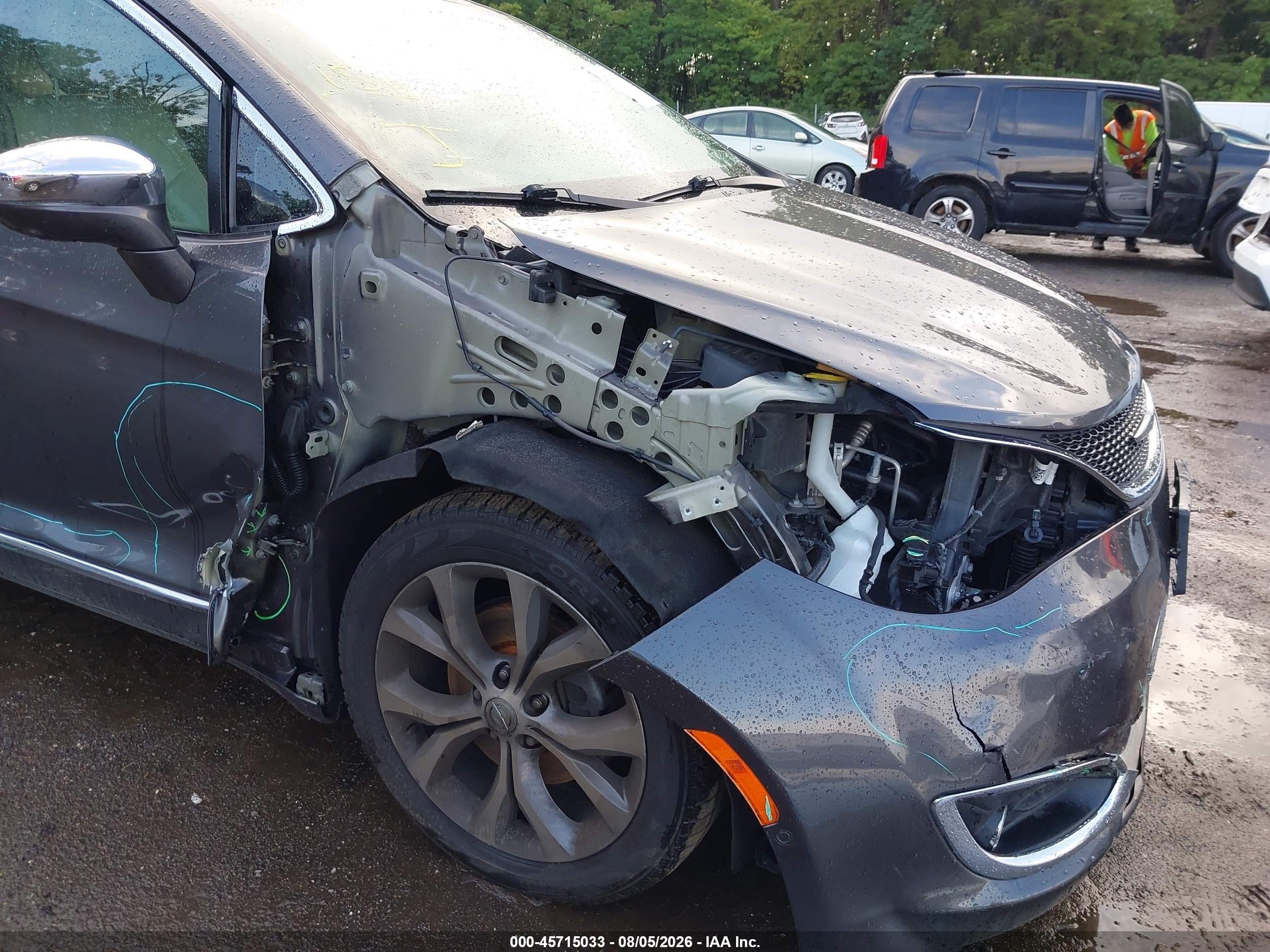 2019 Chrysler Pacifica Limited Gray vin: 2C4RC1GG9KR597651