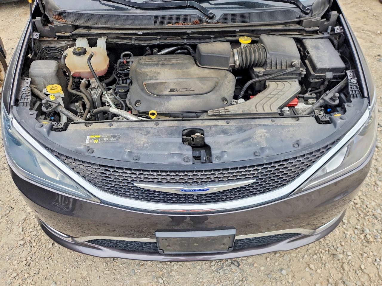 2019 Chrysler Pacifica Limited Gray vin: 2C4RC1GG9KR751713