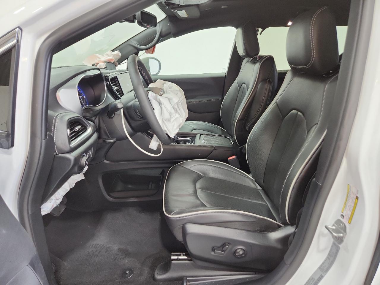 2026 Chrysler Pacifica Limited Белый vin: 2C4RC1GG9TR178930 Damage: Airbag - Front Left, Deployed, Replacement Required