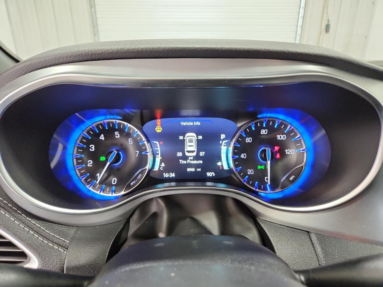 2026 Chrysler Pacifica Limited Белый vin: 2C4RC1GG9TR178930 Damage: Warning Light - Air Bag, On, Unacceptable