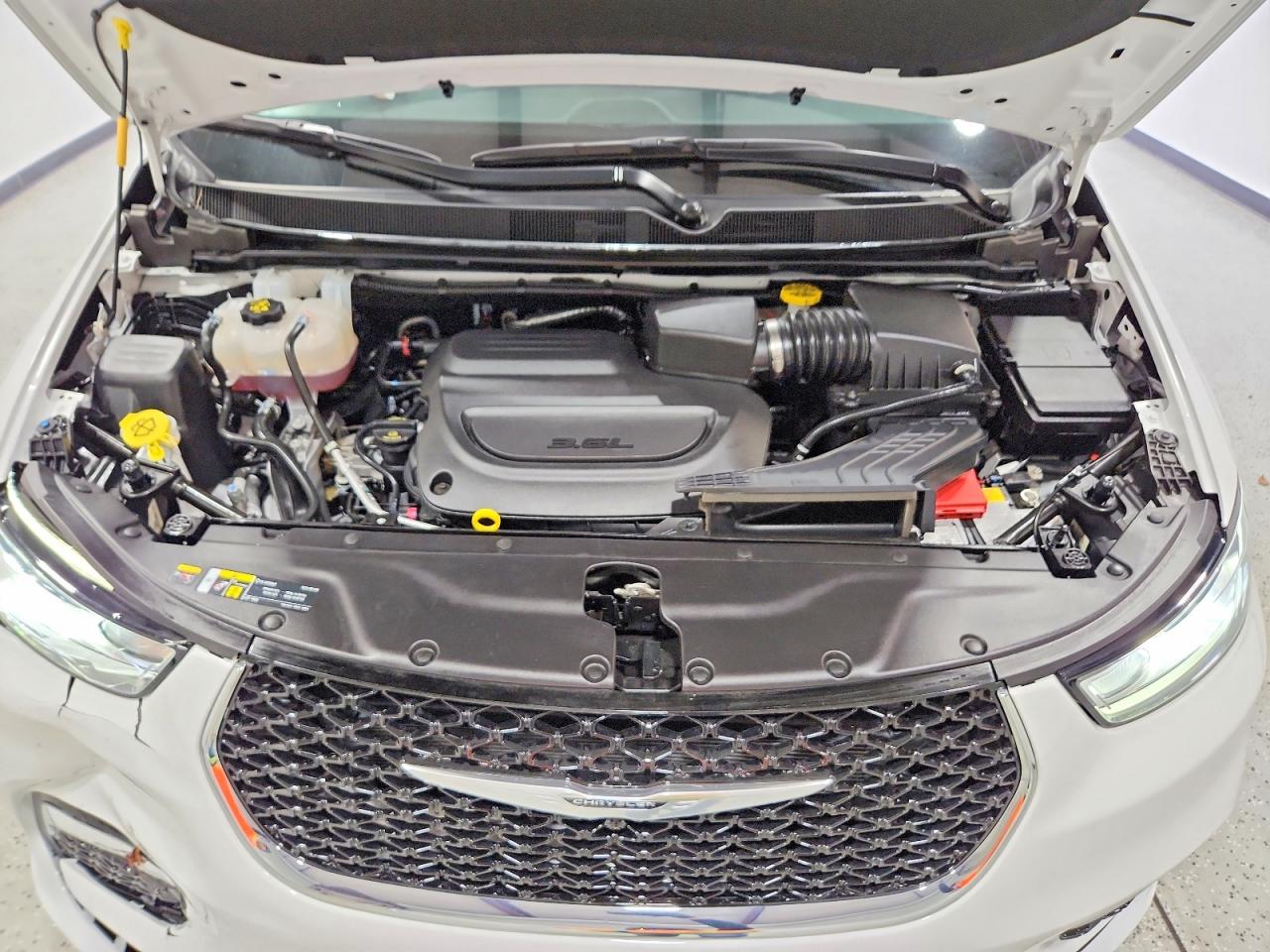 2026 Chrysler Pacifica Limited Белый vin: 2C4RC1GG9TR178930