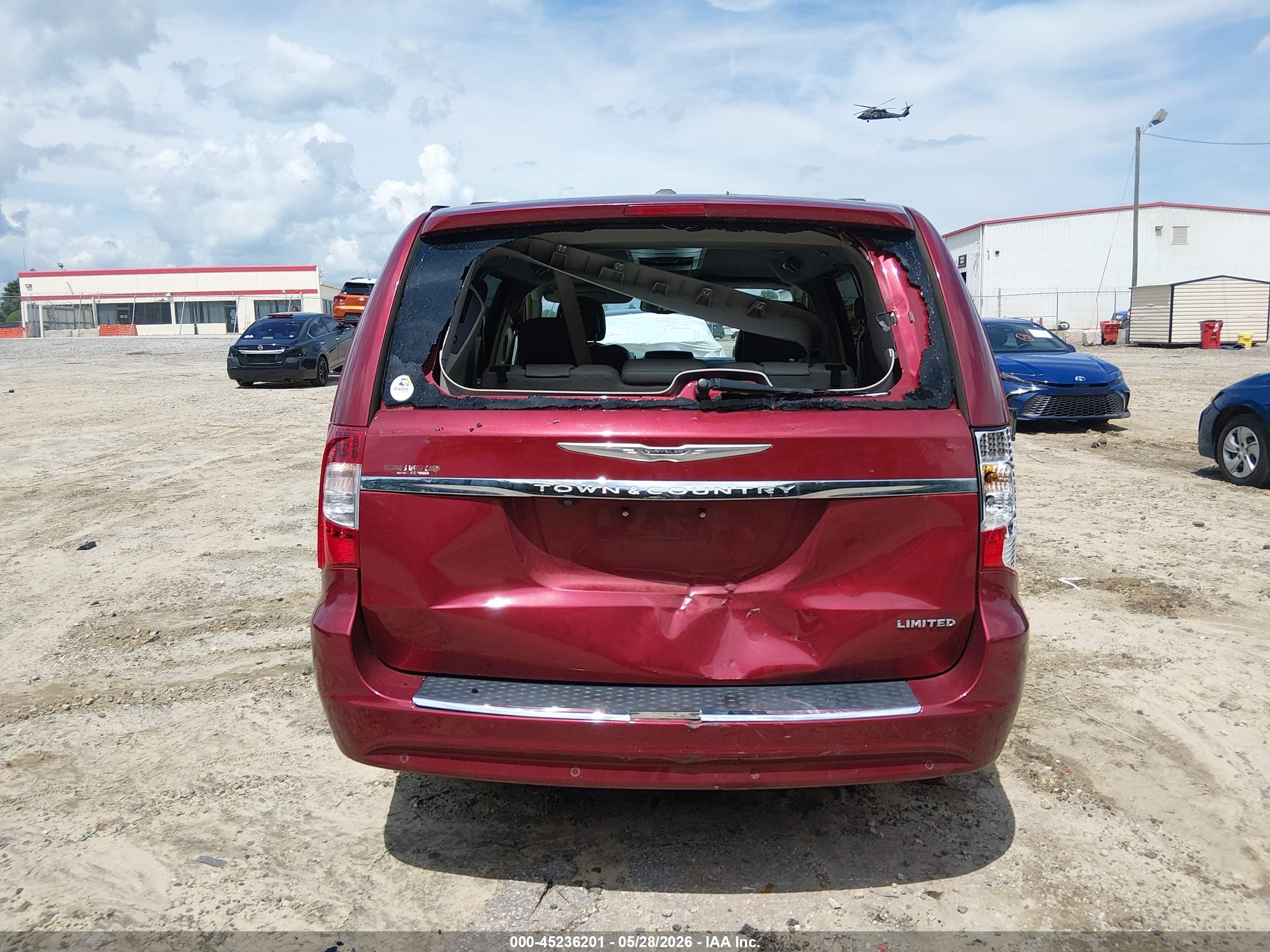 2013 Chrysler Town & Country Limited Красный vin: 2C4RC1GGXDR569277