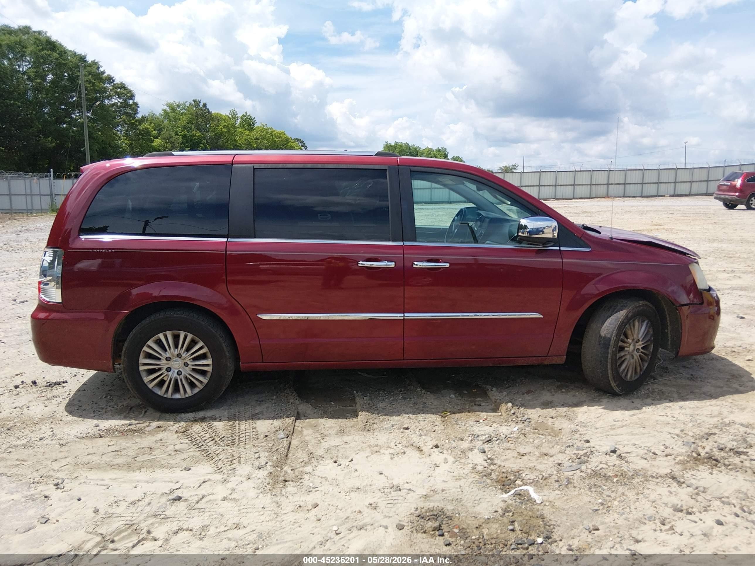 2013 Chrysler Town & Country Limited Красный vin: 2C4RC1GGXDR569277