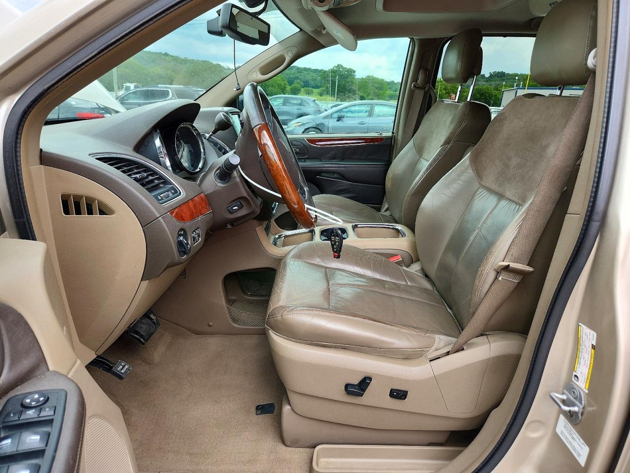 2013 Chrysler Town & Country Limited Gold vin: 2C4RC1GGXDR753554