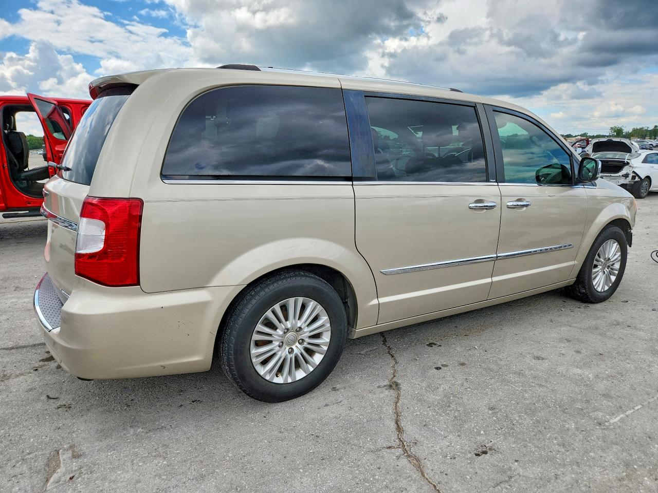 2013 Chrysler Town & Country Limited Gold vin: 2C4RC1GGXDR753554
