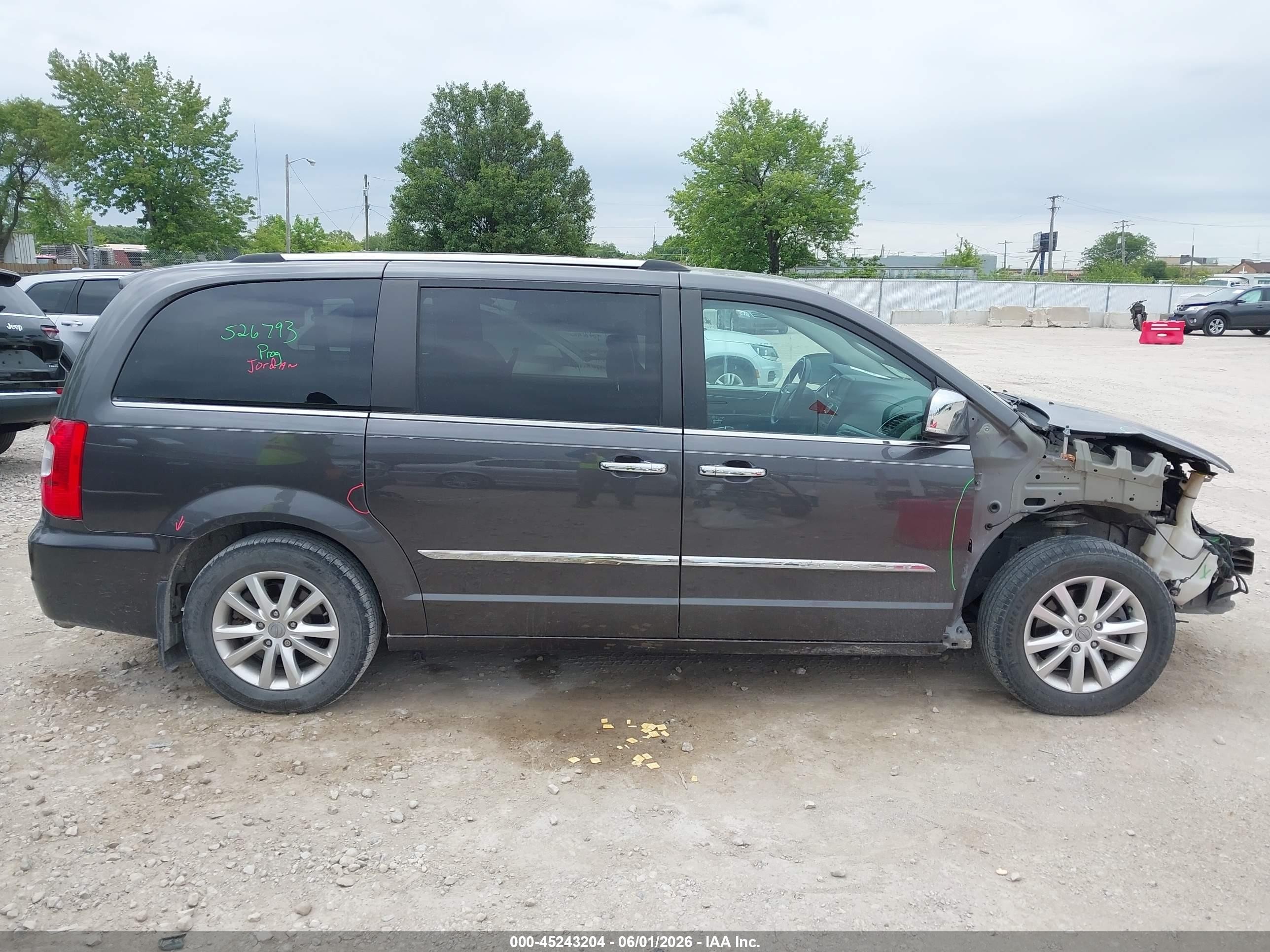 2015 Chrysler Town & Country Limited Platinum Gray vin: 2C4RC1GGXFR655868