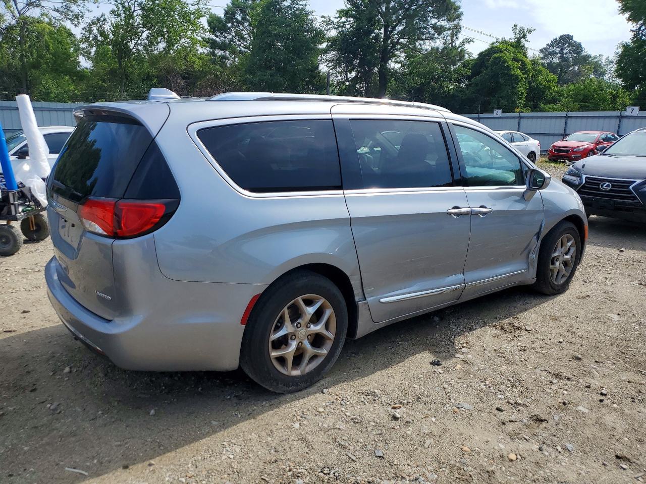 2018 Chrysler Pacifica Limited Silver vin: 2C4RC1GGXJR274174