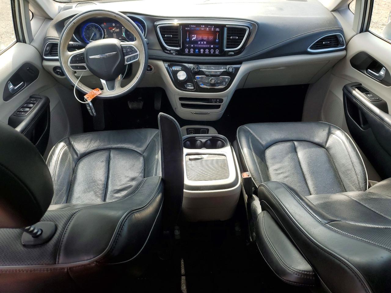 2018 Chrysler Pacifica Limited Silver vin: 2C4RC1GGXJR274174