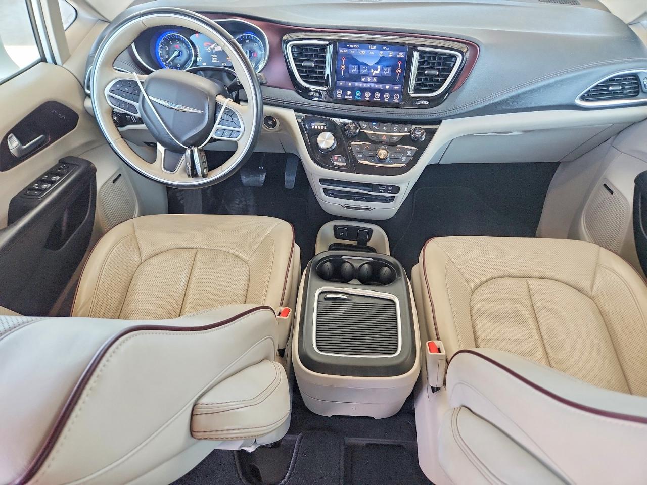 2018 Chrysler Pacifica Limited White vin: 2C4RC1GGXJR321865
