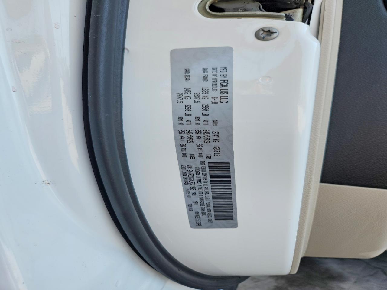 2018 Chrysler Pacifica Limited White vin: 2C4RC1GGXJR321865