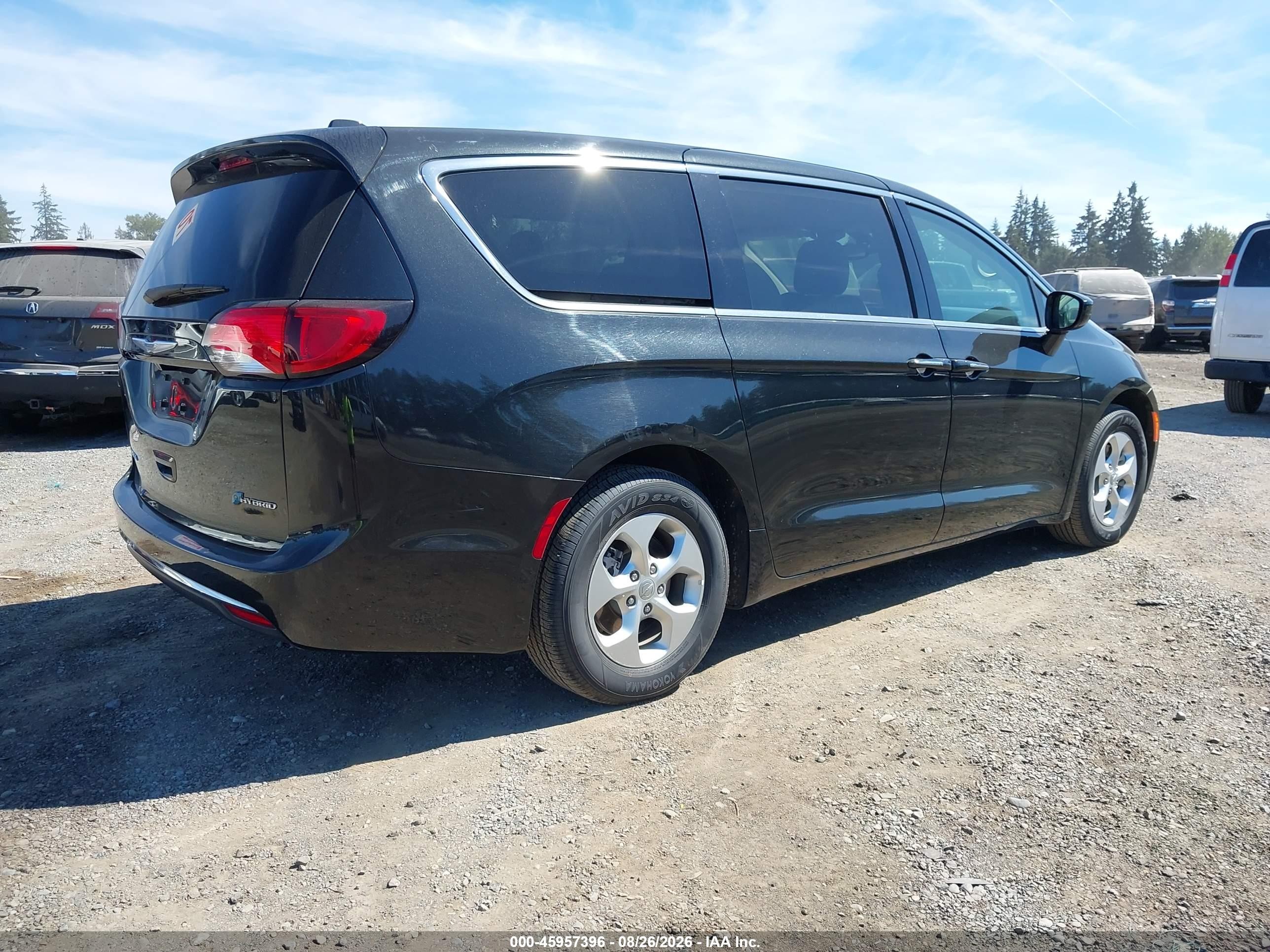 2017 Chrysler Pacifica Hybrid Touring Plus Black vin: 2C4RC1H75HR797420
