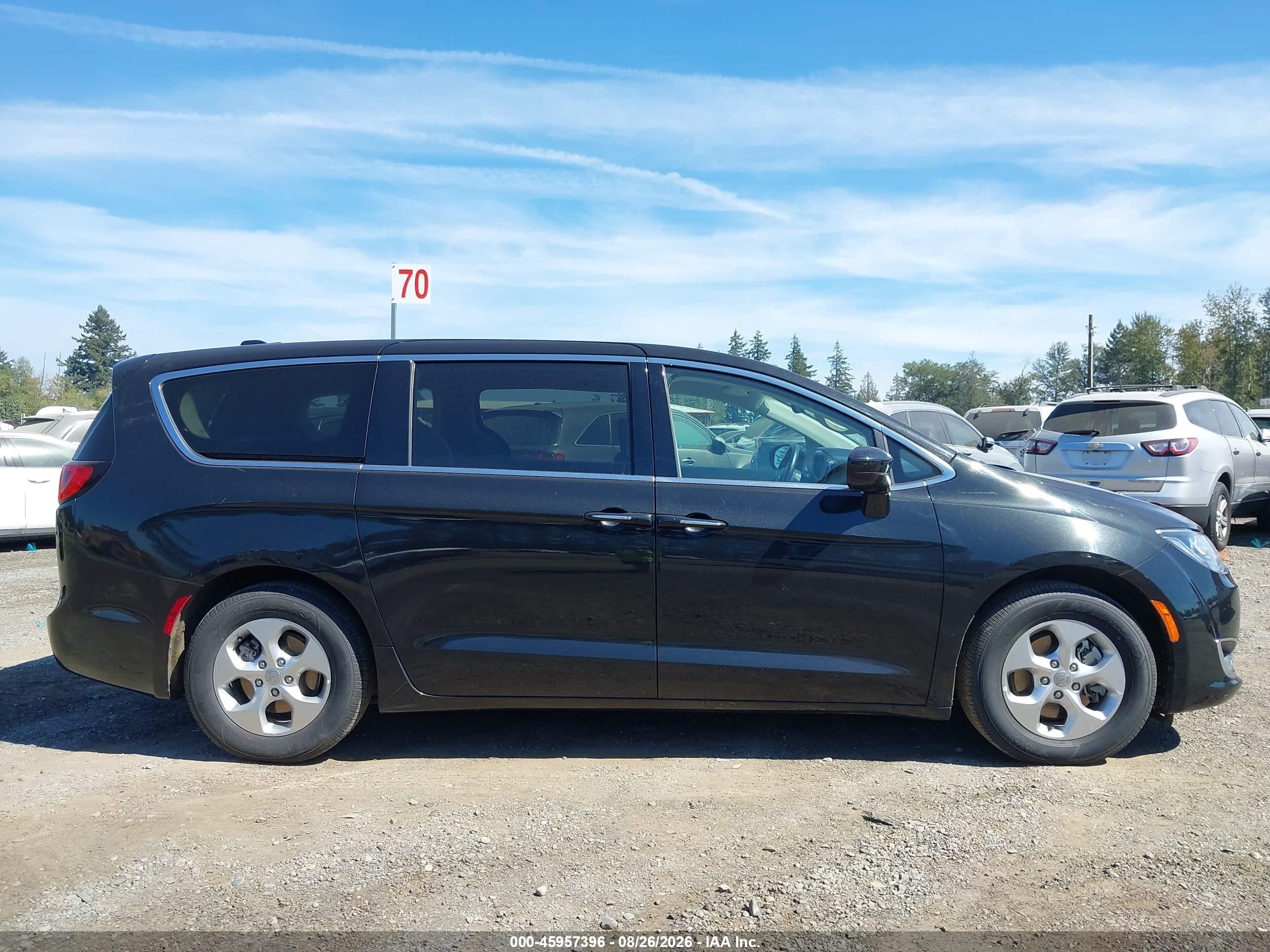 2017 Chrysler Pacifica Hybrid Touring Plus Black vin: 2C4RC1H75HR797420