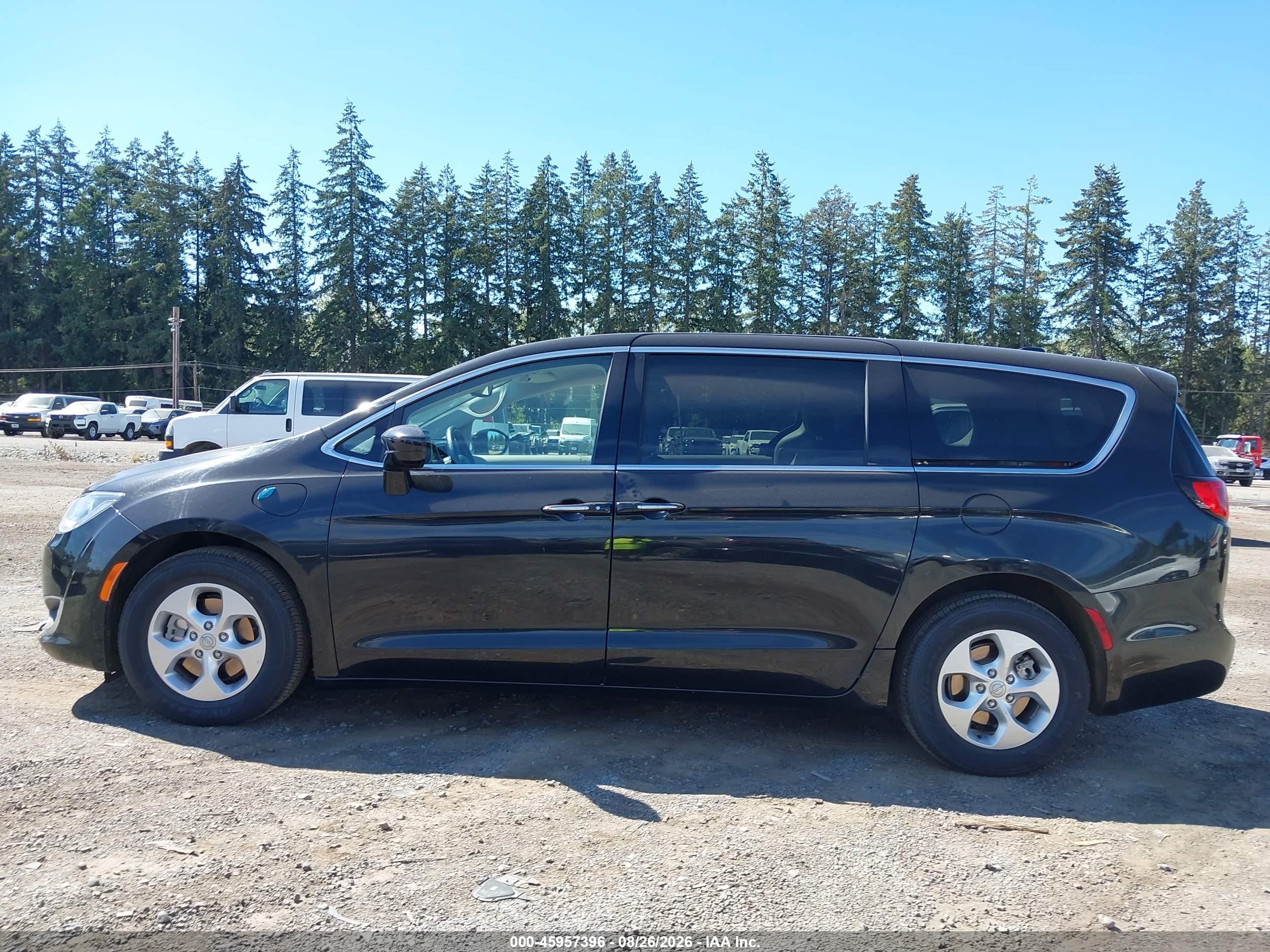 2017 Chrysler Pacifica Hybrid Touring Plus Black vin: 2C4RC1H75HR797420