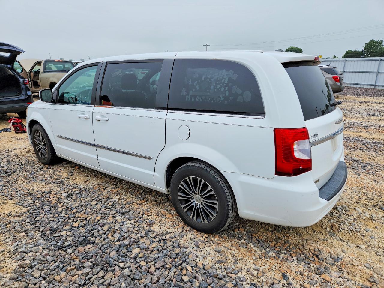 2014 Chrysler Town & Country S White vin: 2C4RC1HG0ER307235