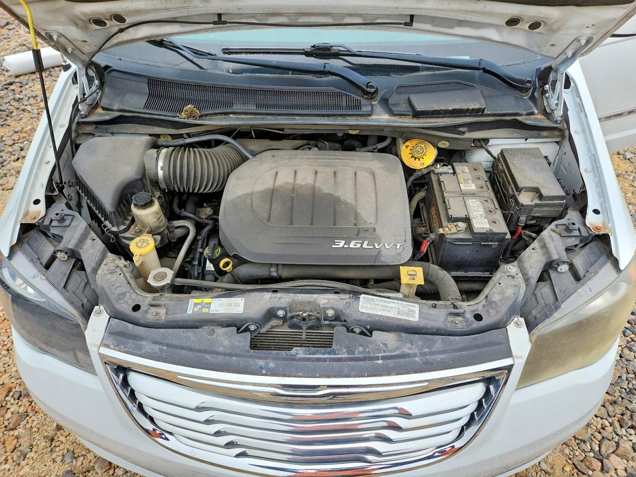 2014 Chrysler Town & Country S White vin: 2C4RC1HG0ER307235