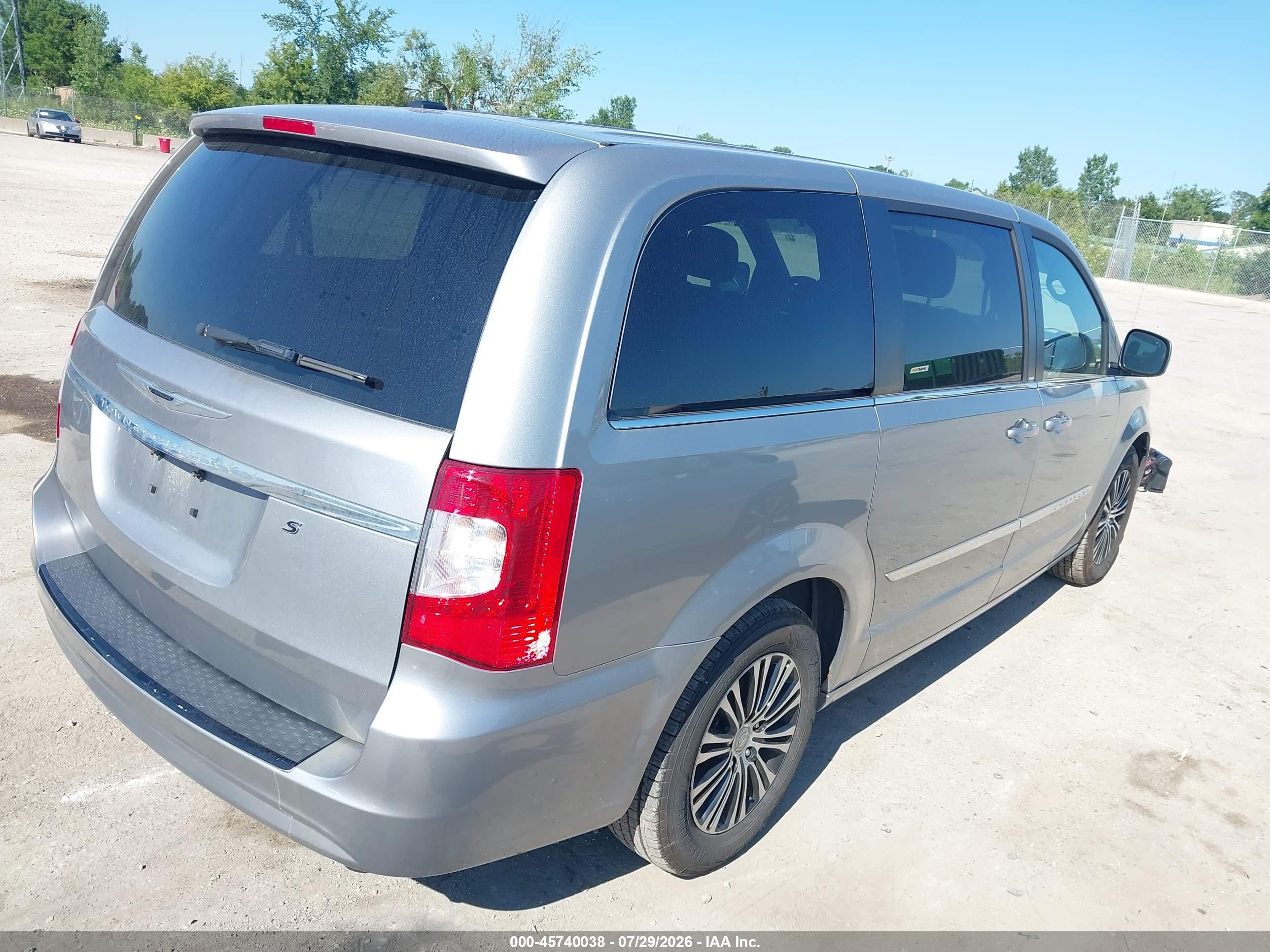 2014 Chrysler Town & Country S Silver vin: 2C4RC1HG0ER333379