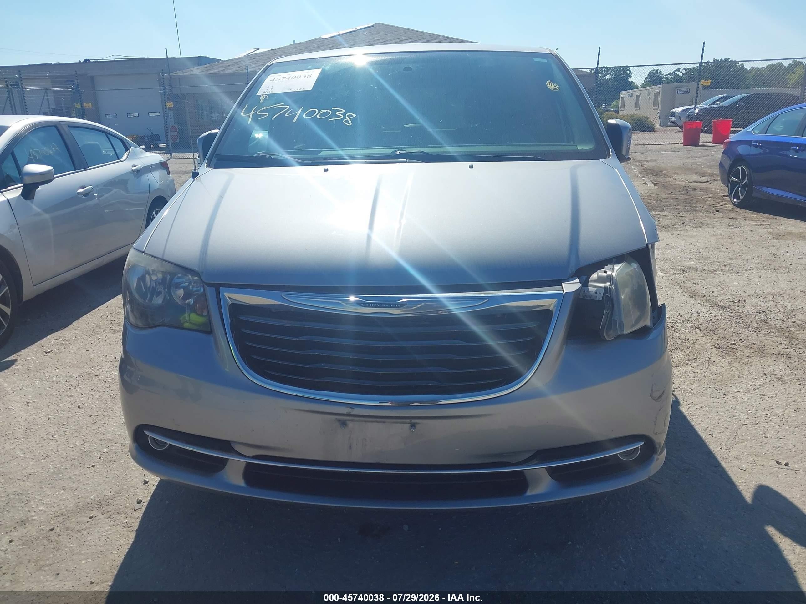2014 Chrysler Town & Country S Silver vin: 2C4RC1HG0ER333379