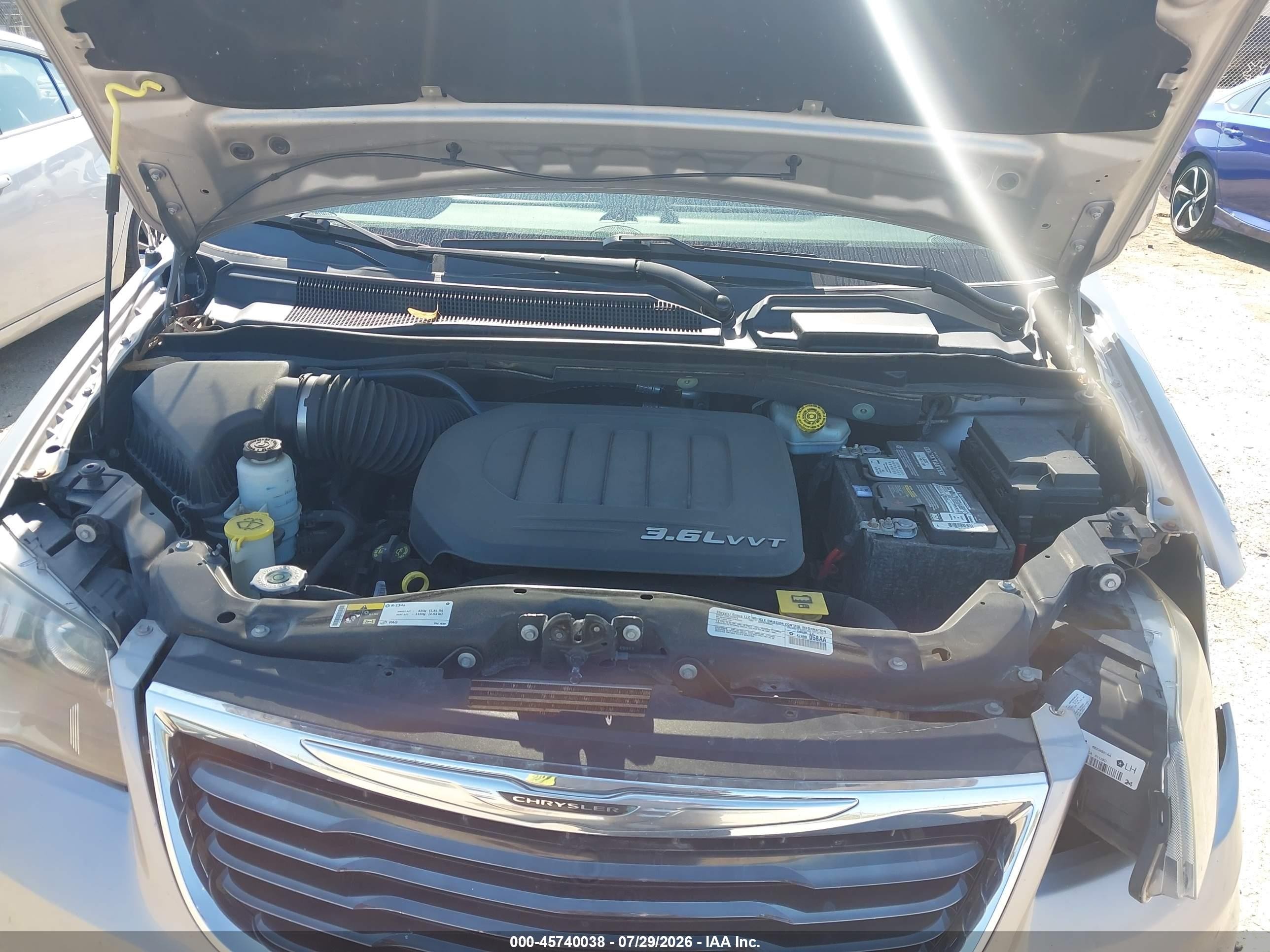 2014 Chrysler Town & Country S Silver vin: 2C4RC1HG0ER333379