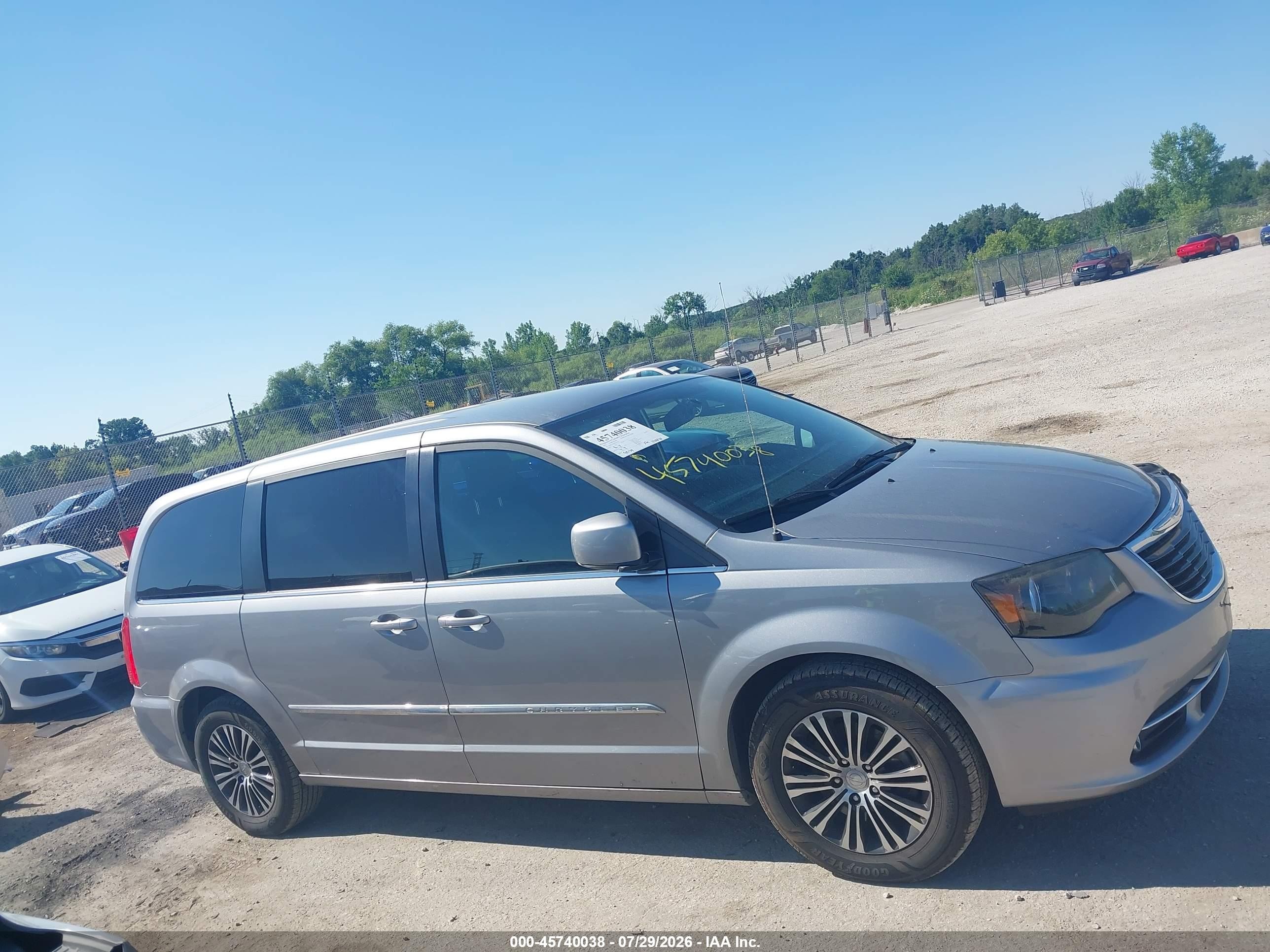 2014 Chrysler Town & Country S Silver vin: 2C4RC1HG0ER333379