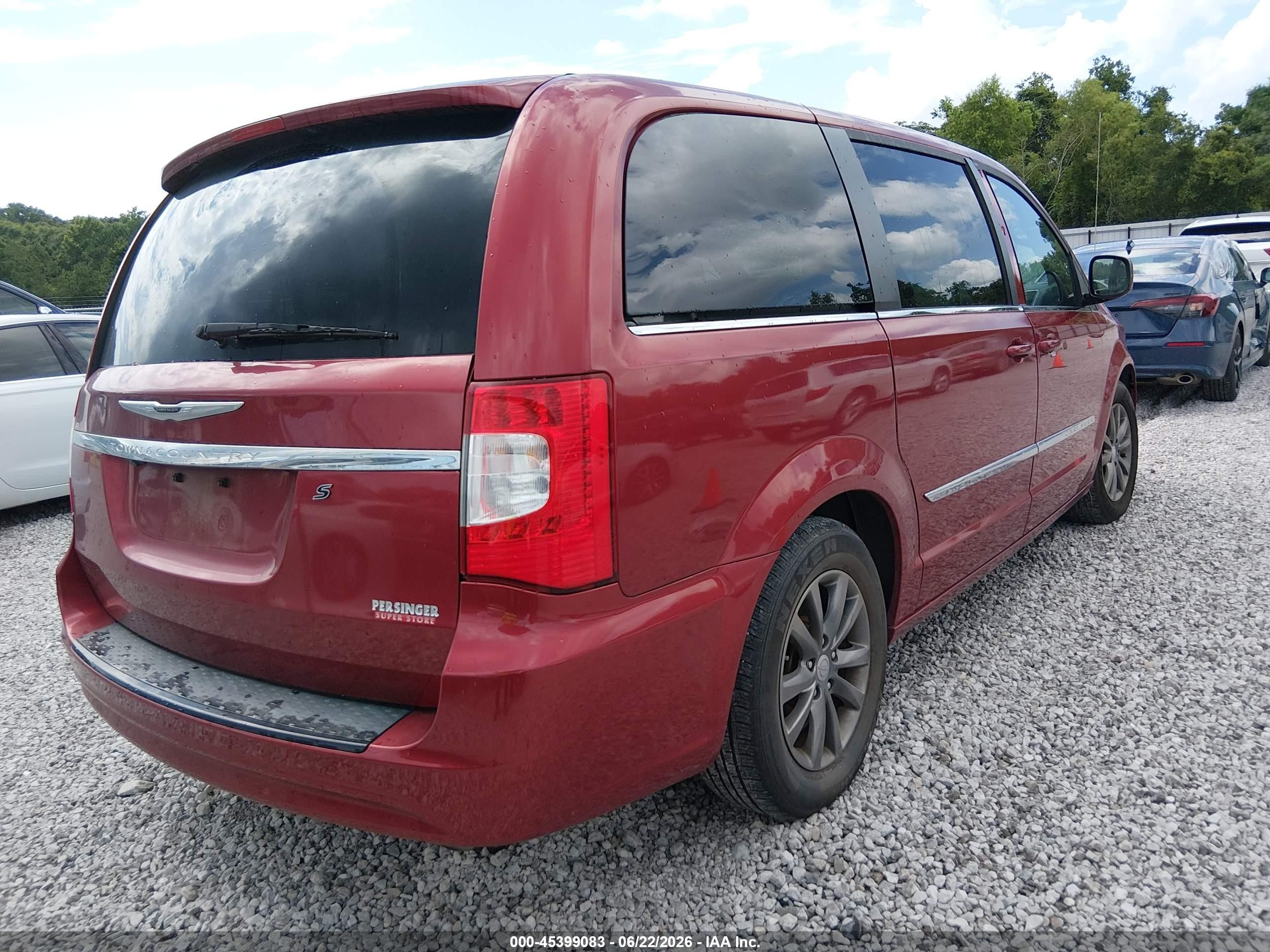 2014 Chrysler Town & Country S Red vin: 2C4RC1HG0ER474663
