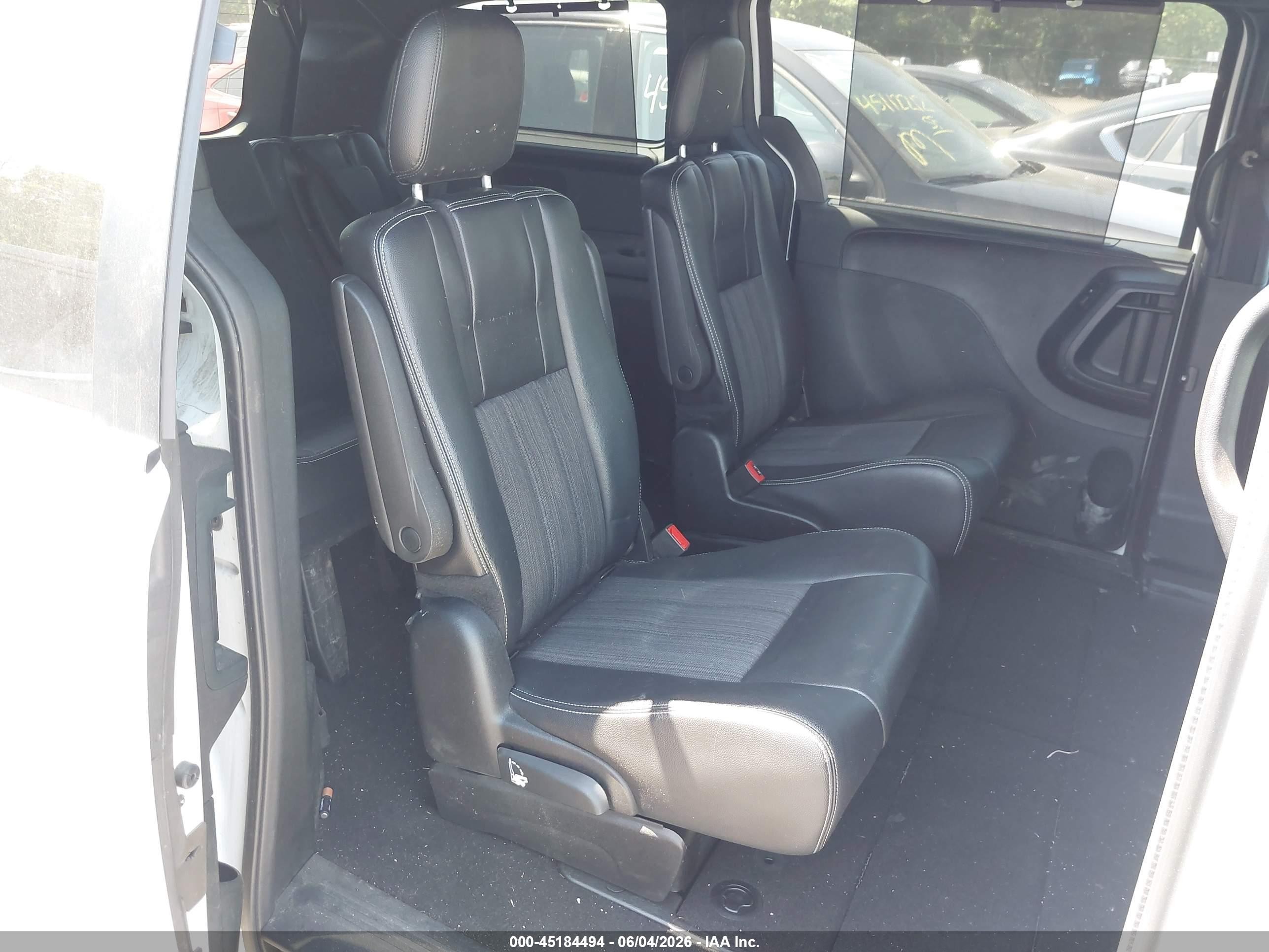 2015 Chrysler Town & Country S Белый vin: 2C4RC1HG1FR620201