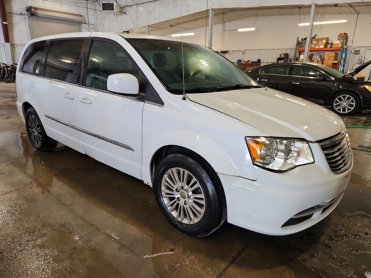 2014 Chrysler Town & Country S White vin: 2C4RC1HG2ER109210