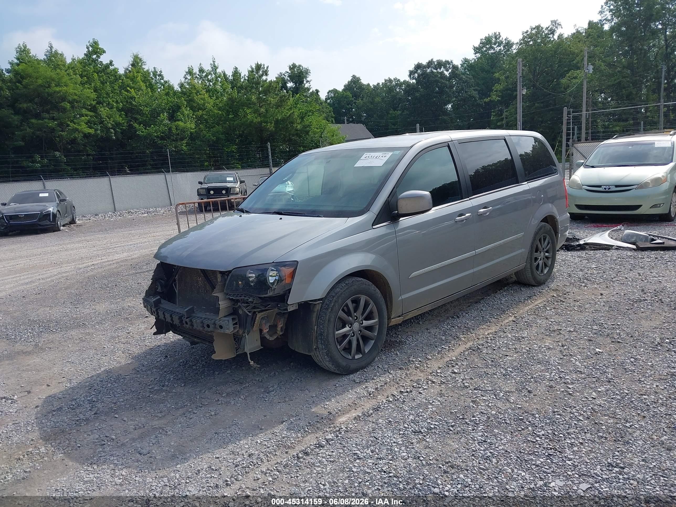 2014 Chrysler Town & Country S Silver vin: 2C4RC1HG2ER469223