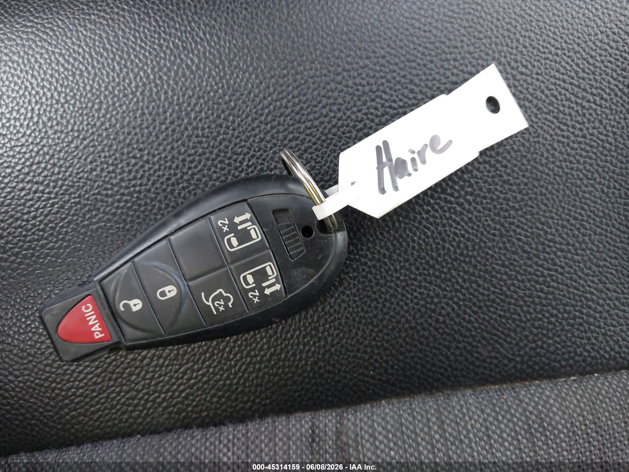 2014 Chrysler Town & Country S Silver vin: 2C4RC1HG2ER469223