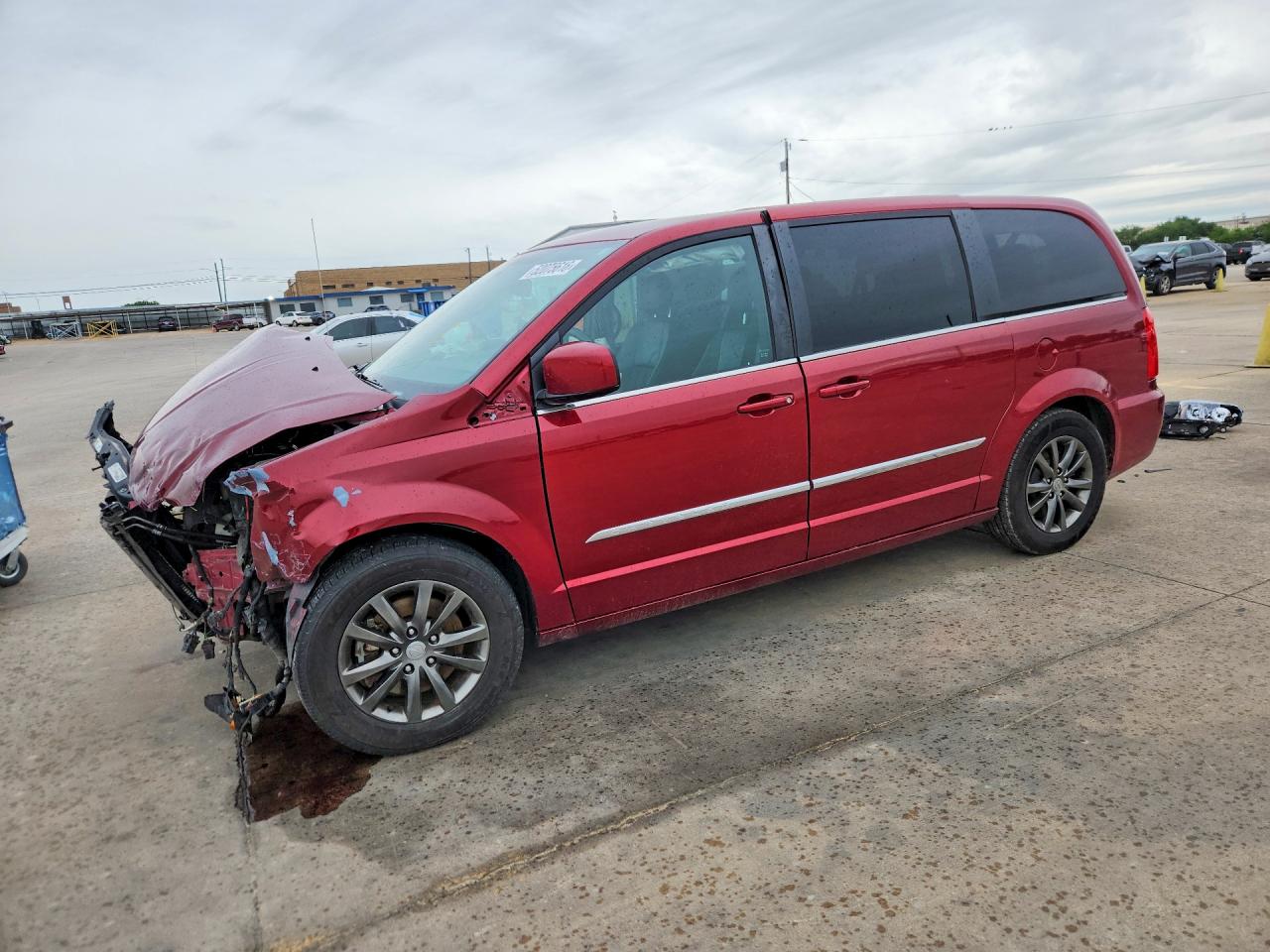 2015 Chrysler Town & Country S Red vin: 2C4RC1HG2FR731310