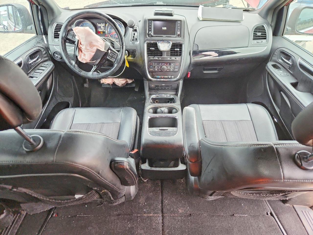 2015 Chrysler Town & Country S Red vin: 2C4RC1HG2FR731310