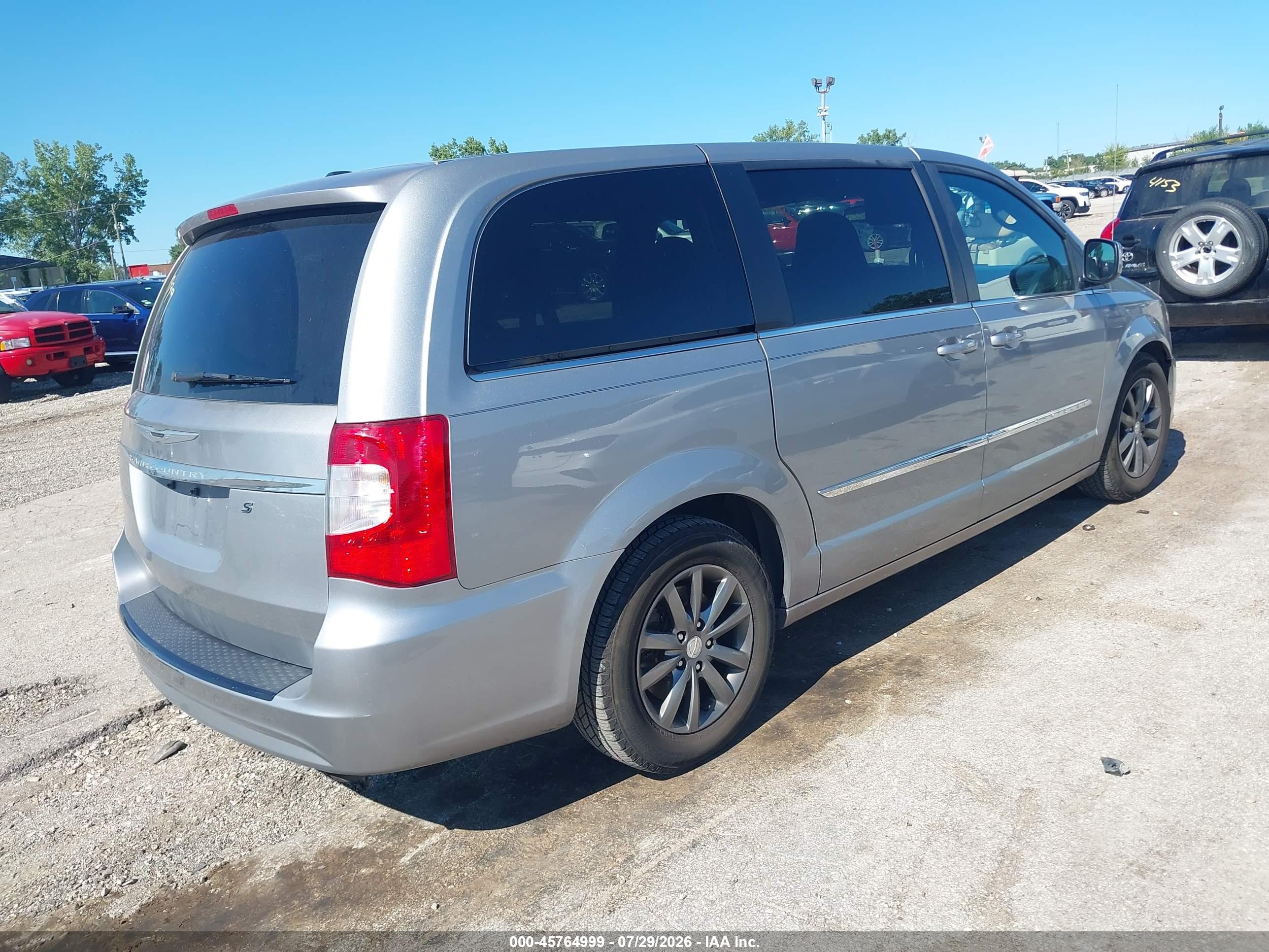 2015 Chrysler Town & Country S Серебряный vin: 2C4RC1HG3FR655872