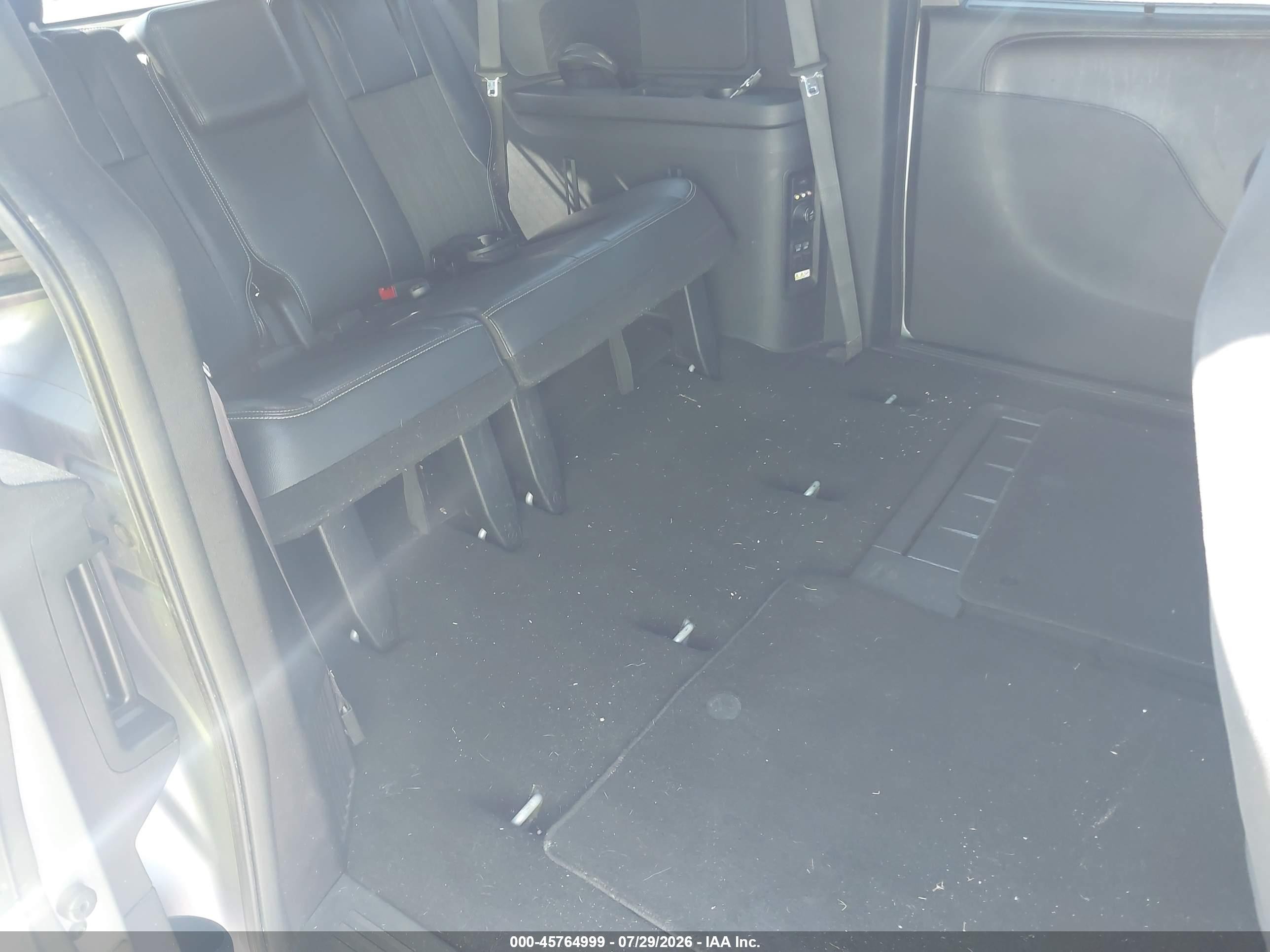 2015 Chrysler Town & Country S Серебряный vin: 2C4RC1HG3FR655872