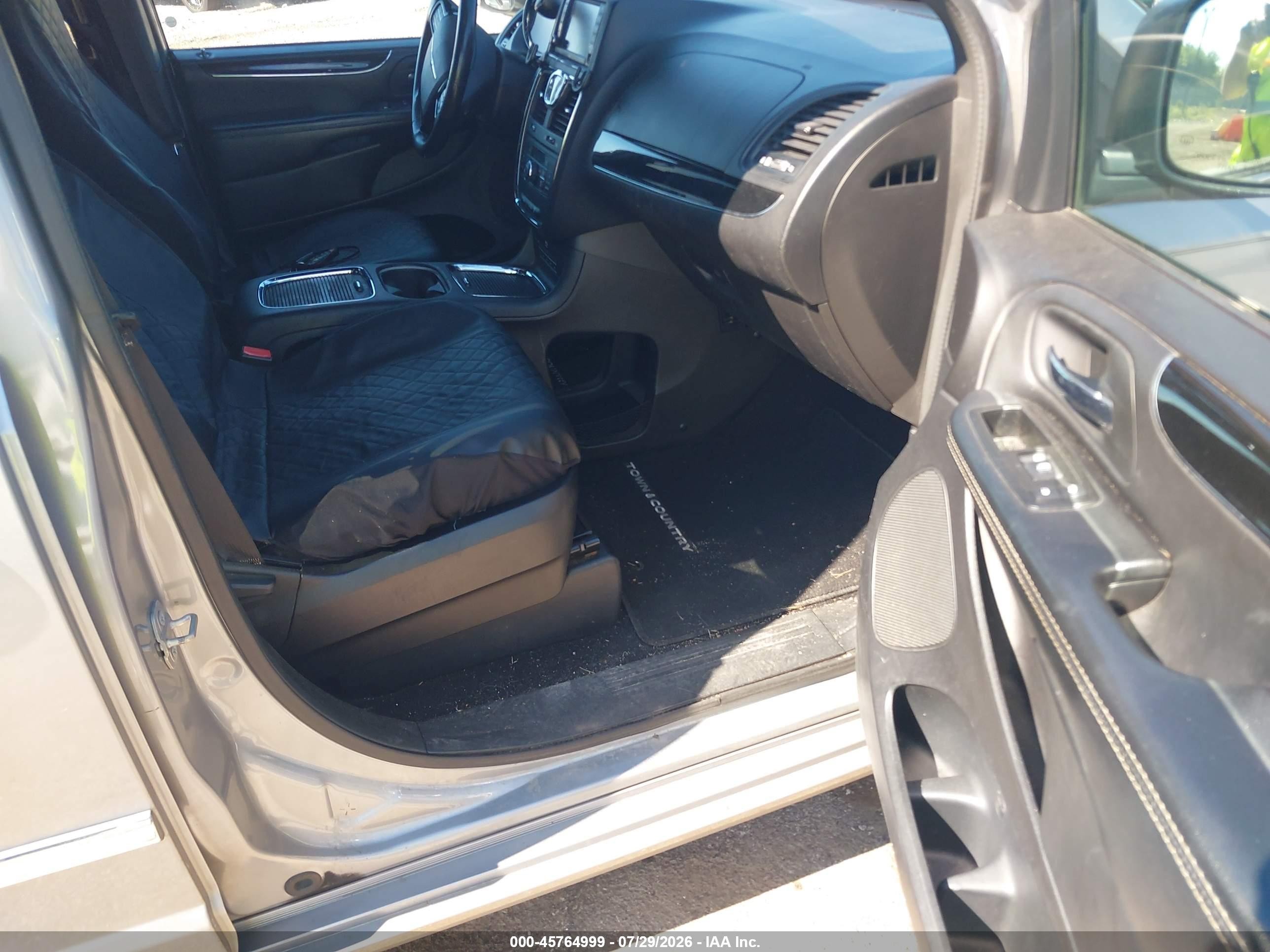 2015 Chrysler Town & Country S Серебряный vin: 2C4RC1HG3FR655872