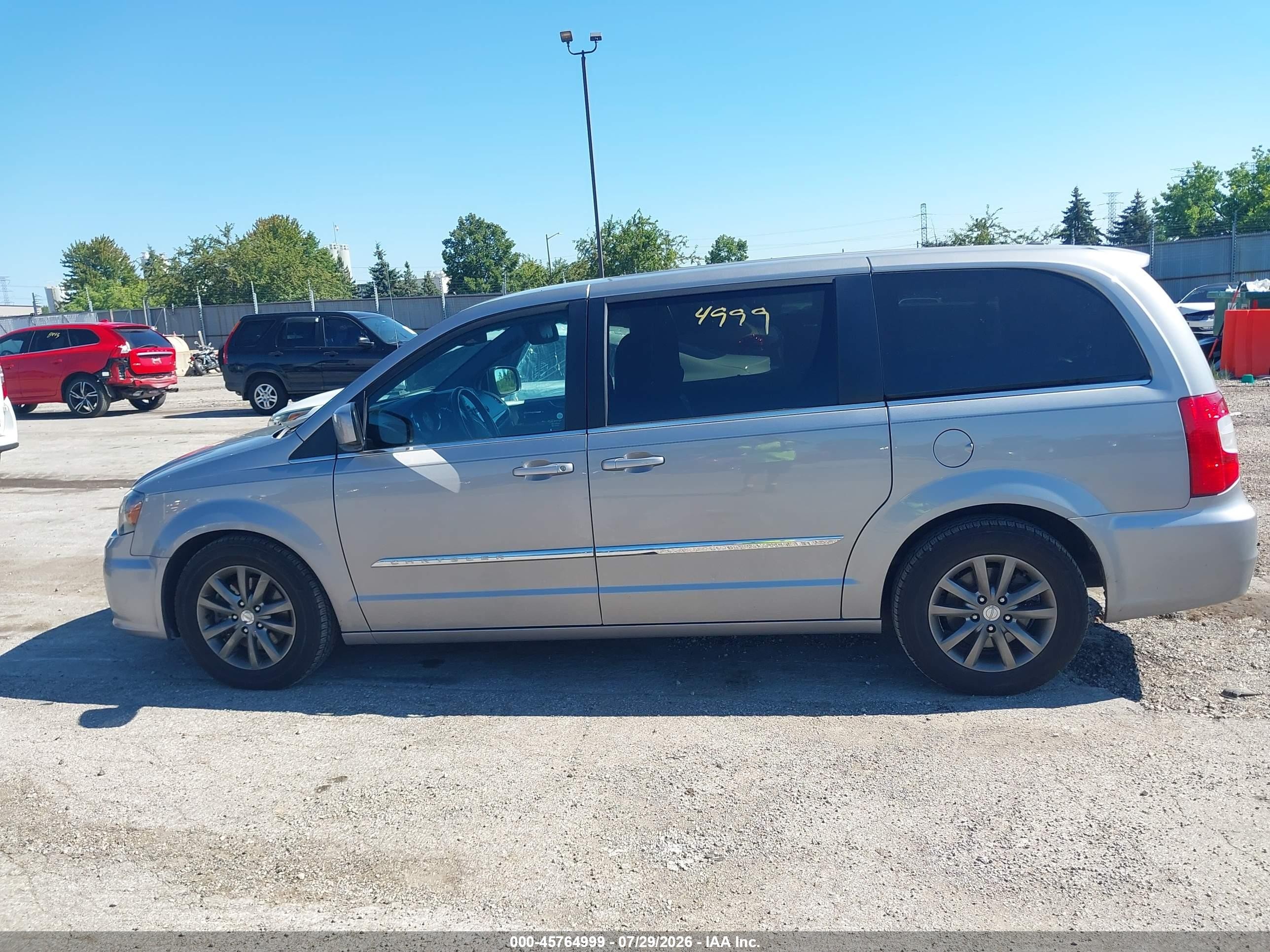 2015 Chrysler Town & Country S Серебряный vin: 2C4RC1HG3FR655872