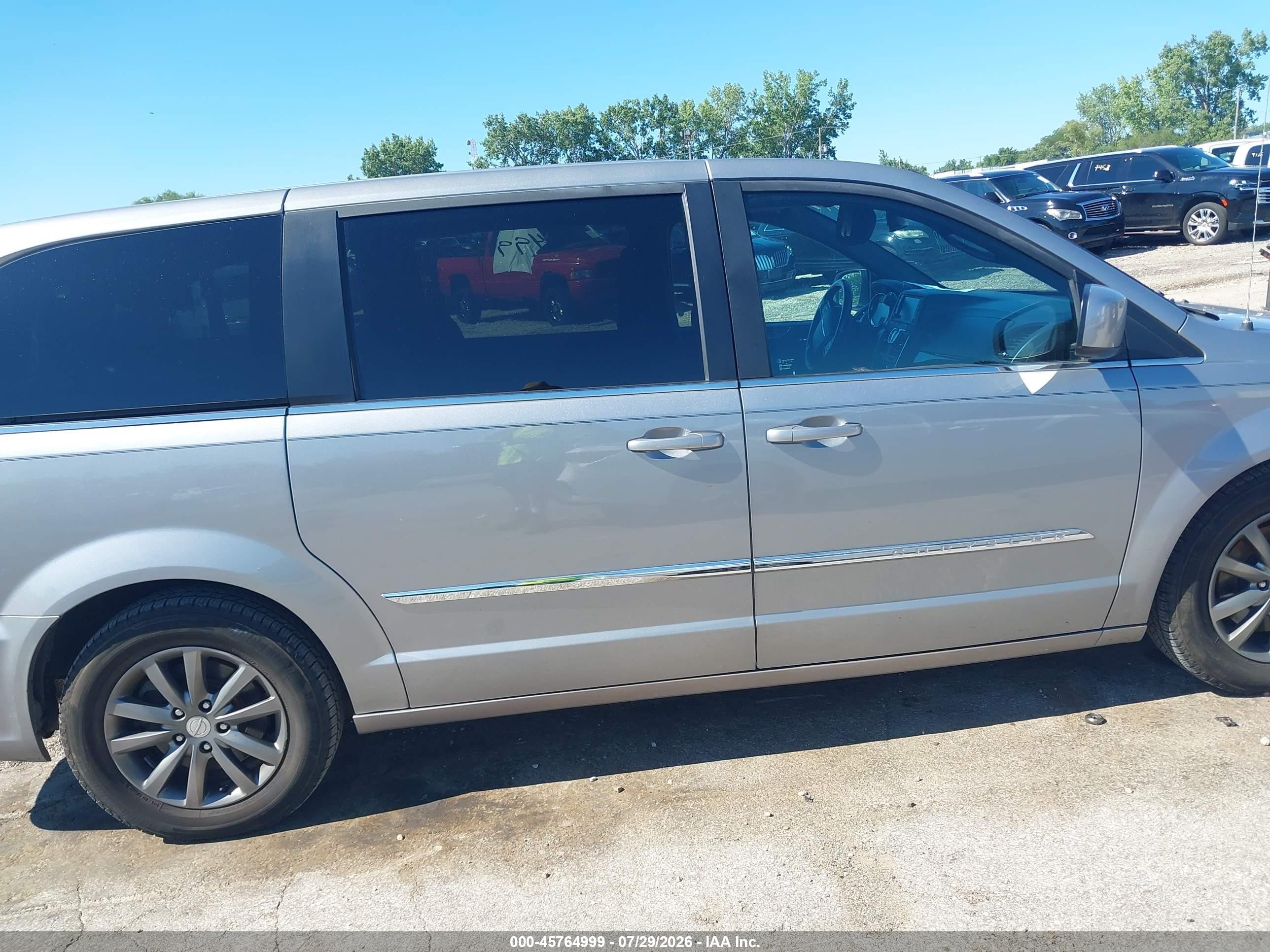2015 Chrysler Town & Country S Серебряный vin: 2C4RC1HG3FR655872