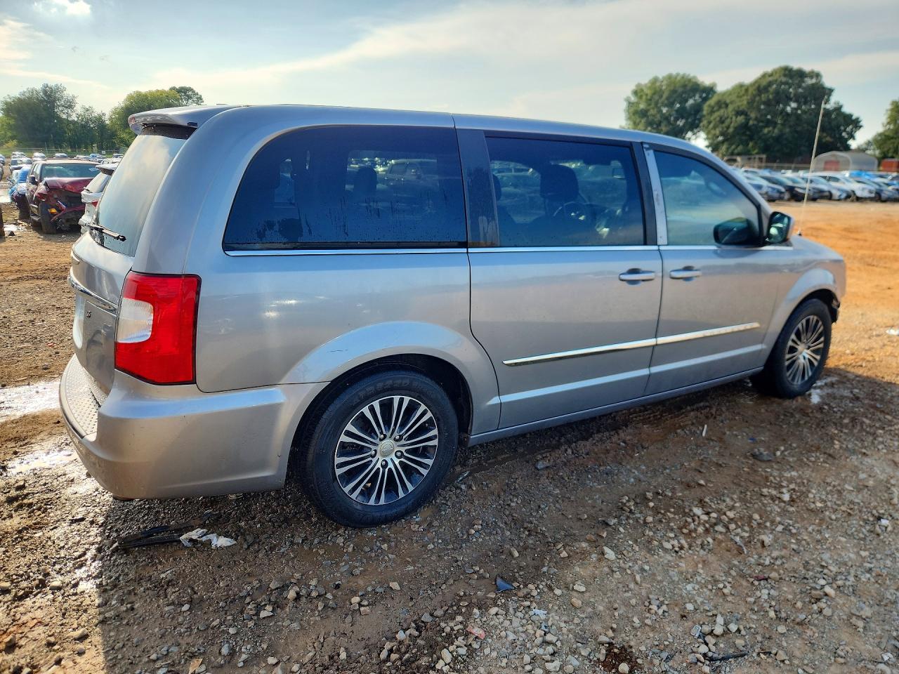 2014 Chrysler Town & Country S Silver vin: 2C4RC1HG4ER132651