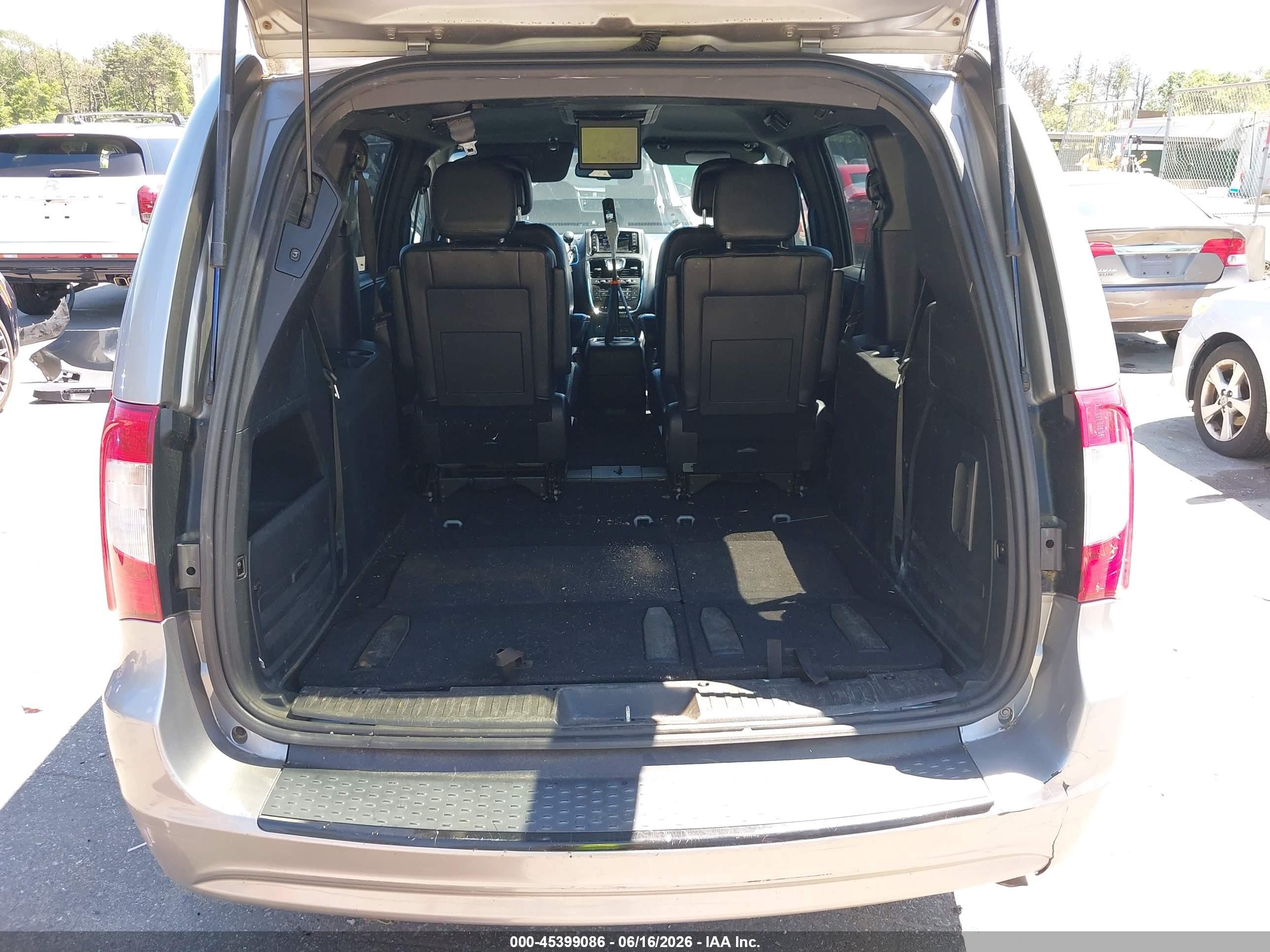 2014 Chrysler Town & Country S Gray vin: 2C4RC1HG4ER177850