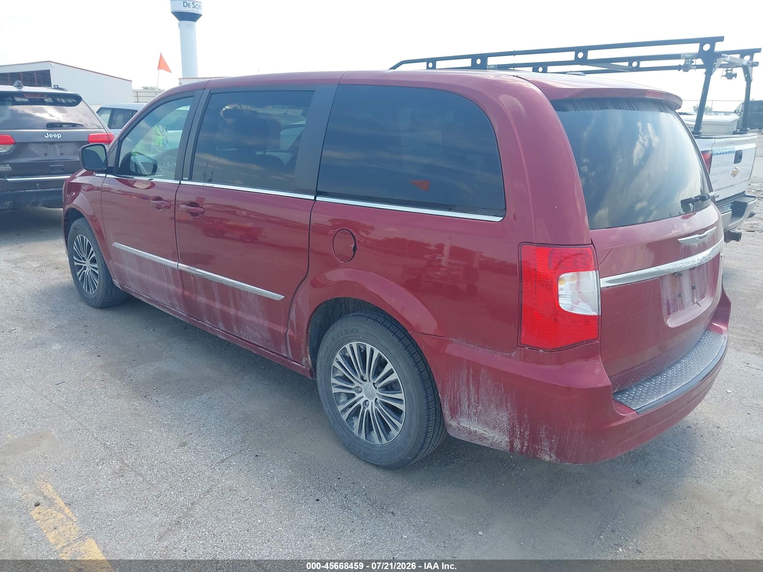 2014 Chrysler Town & Country S Red vin: 2C4RC1HG4ER201452