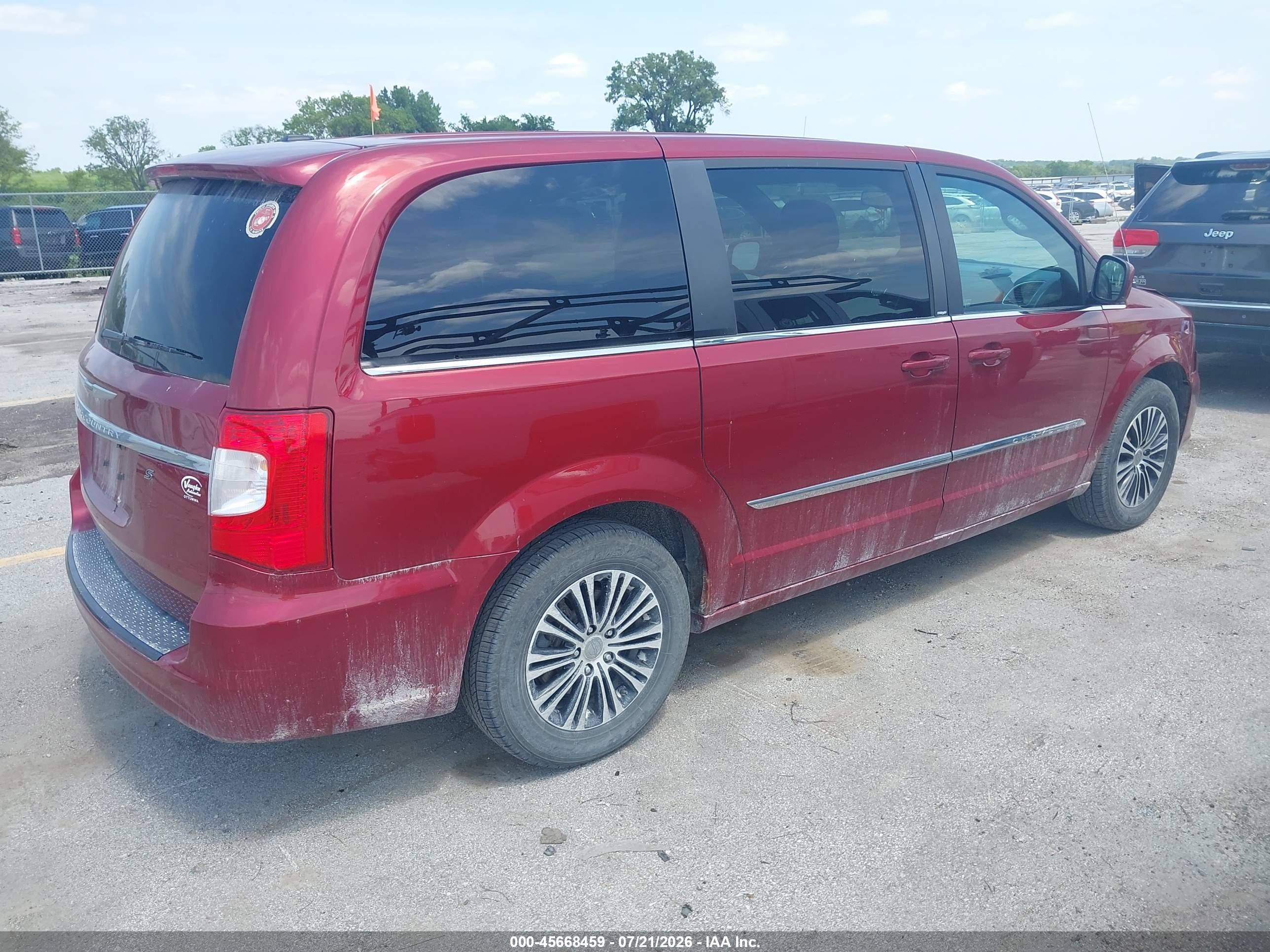 2014 Chrysler Town & Country S Red vin: 2C4RC1HG4ER201452