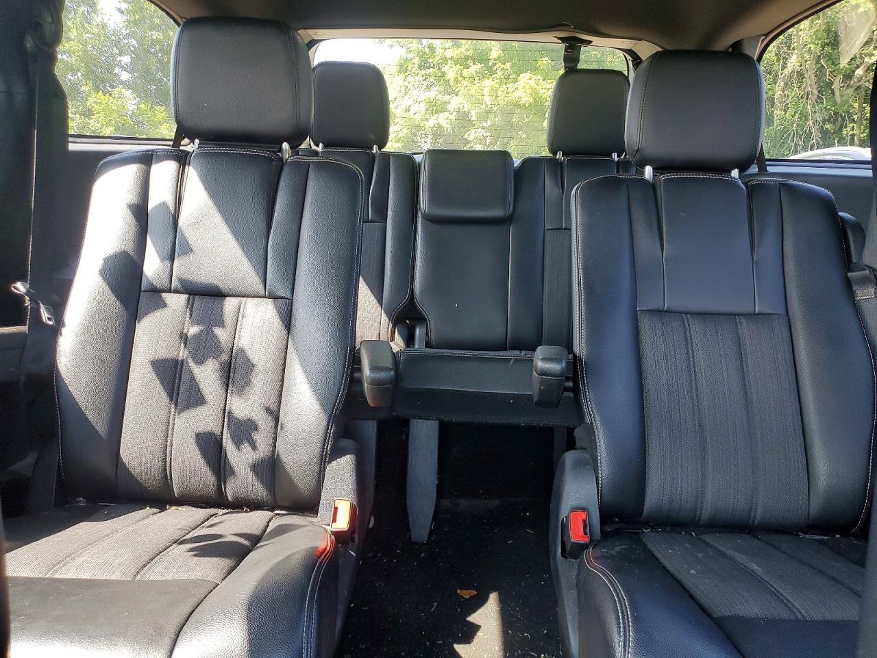 2014 Chrysler Town & Country S Silver vin: 2C4RC1HG4ER361007