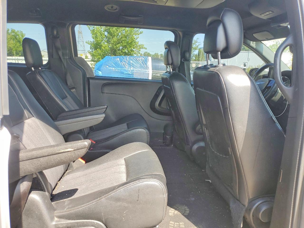 2014 Chrysler Town & Country S Silver vin: 2C4RC1HG4ER361007