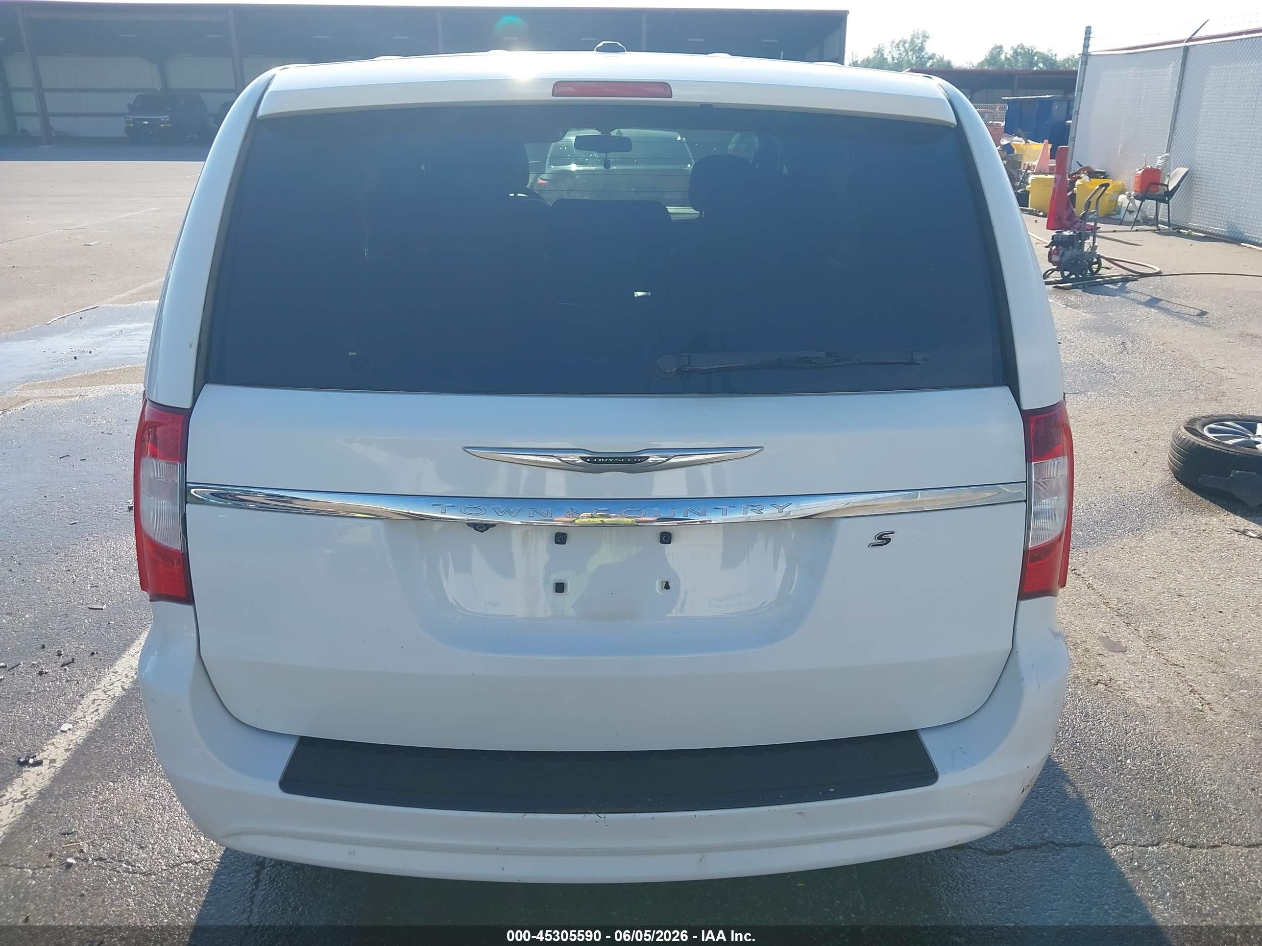 2015 Chrysler Town & Country S White vin: 2C4RC1HG4FR590949