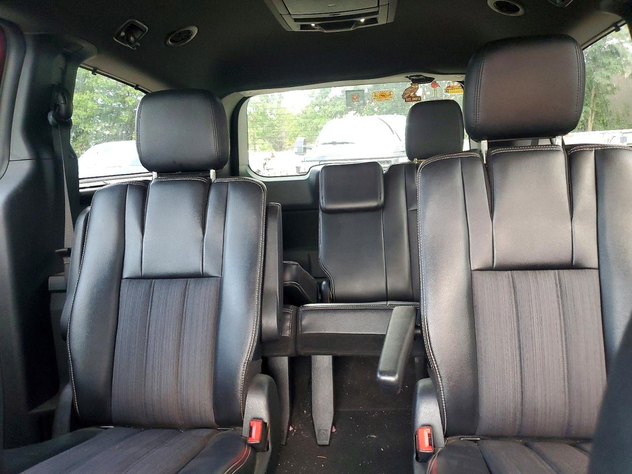 2013 Chrysler Town & Country S Red vin: 2C4RC1HG7DR807908