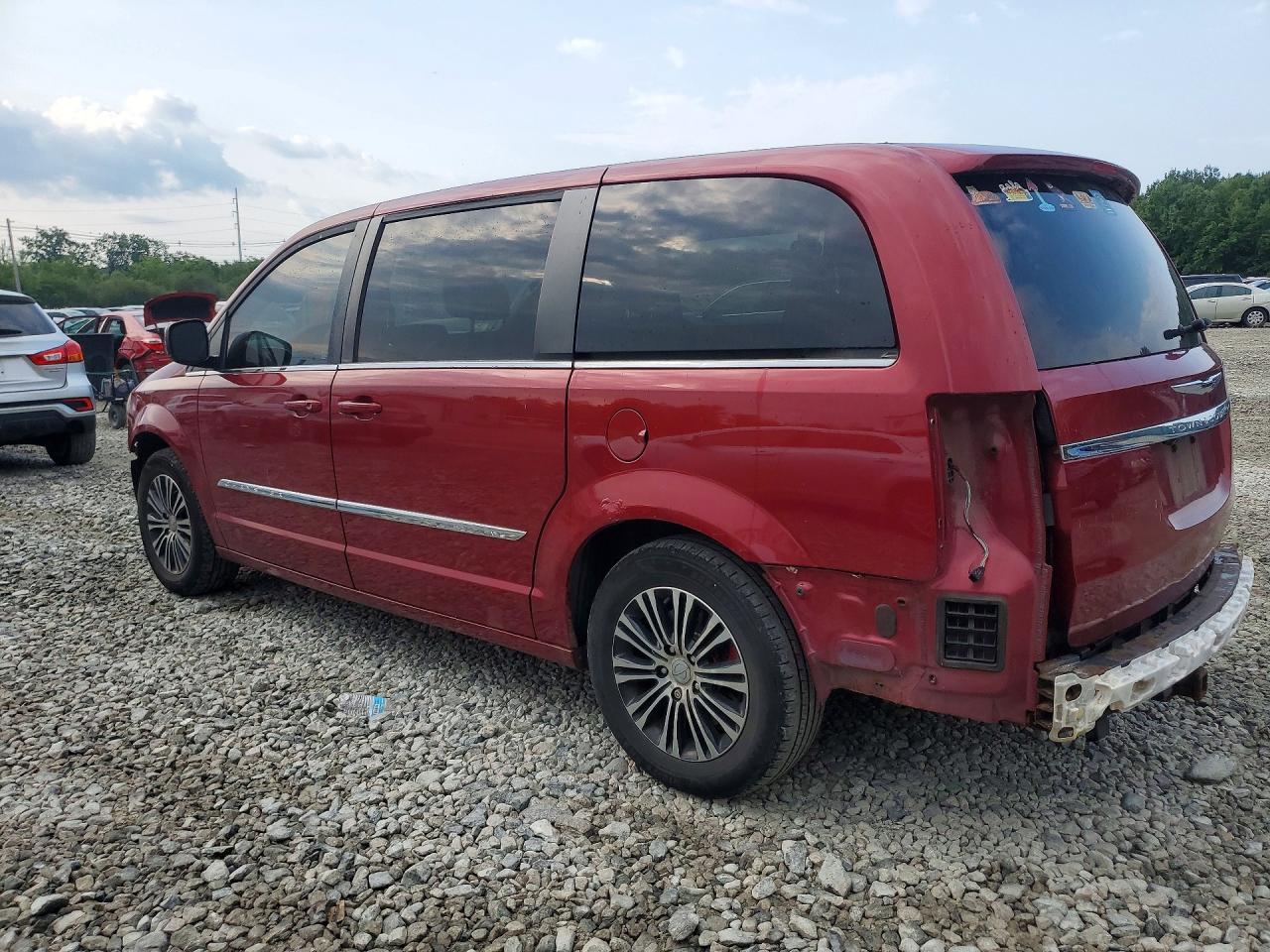 2013 Chrysler Town & Country S Red vin: 2C4RC1HG7DR807908
