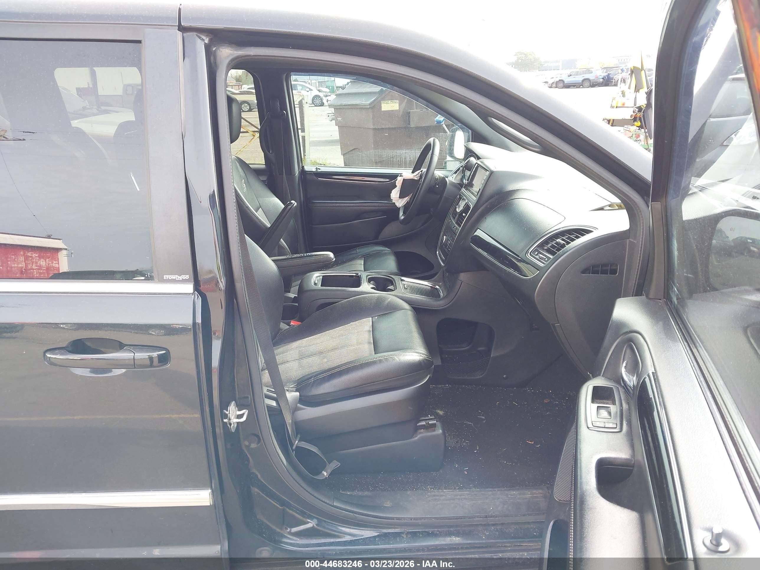 2014 Chrysler Town & Country S Black vin: 2C4RC1HG8ER174496