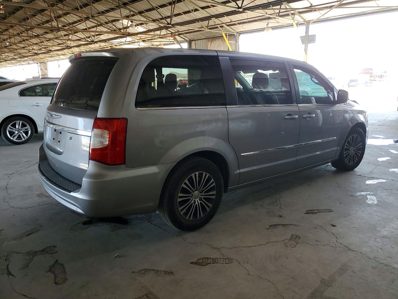 2014 Chrysler Town & Country S Silver vin: 2C4RC1HG8ER174563