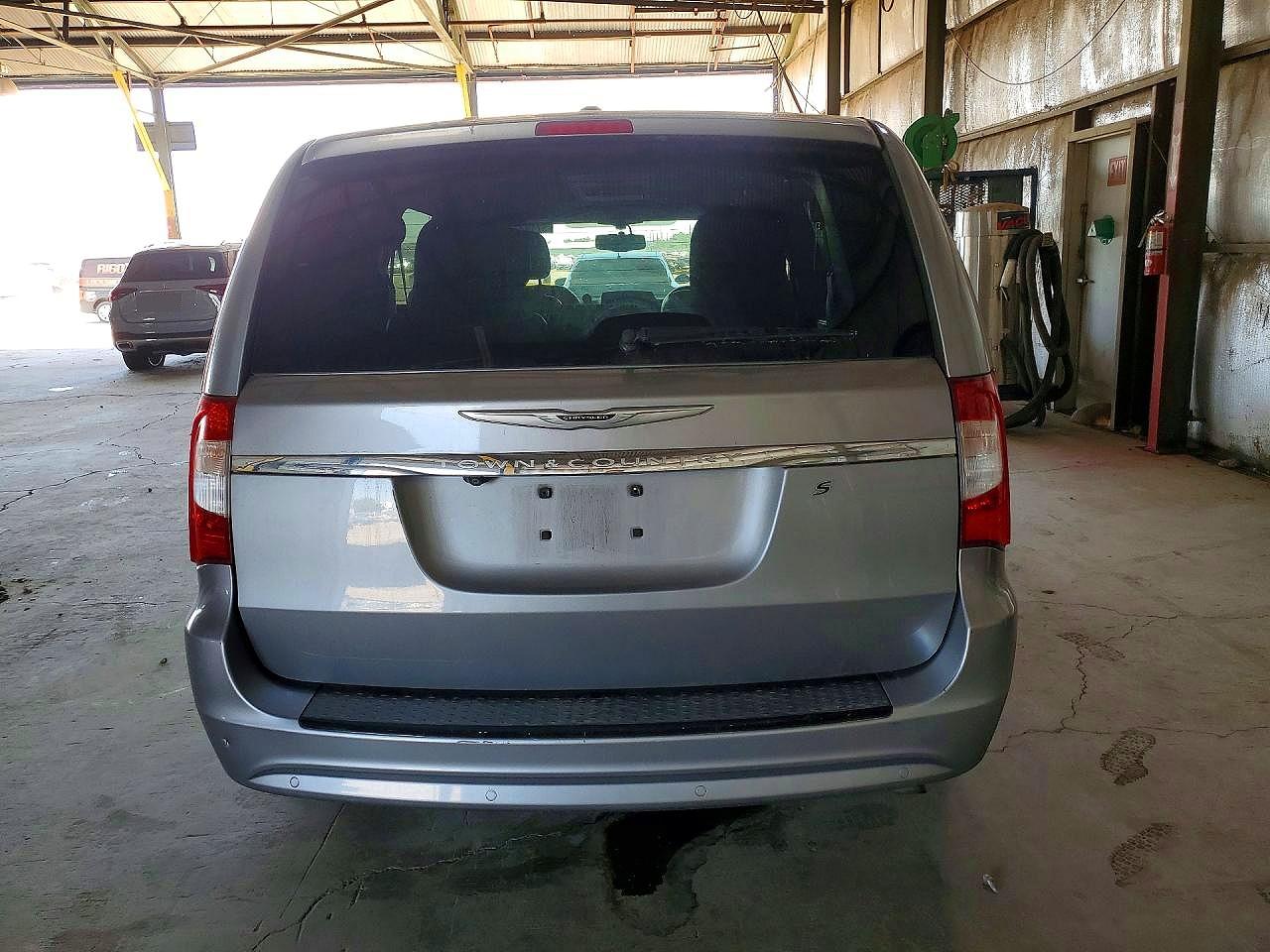 2014 Chrysler Town & Country S Silver vin: 2C4RC1HG8ER174563